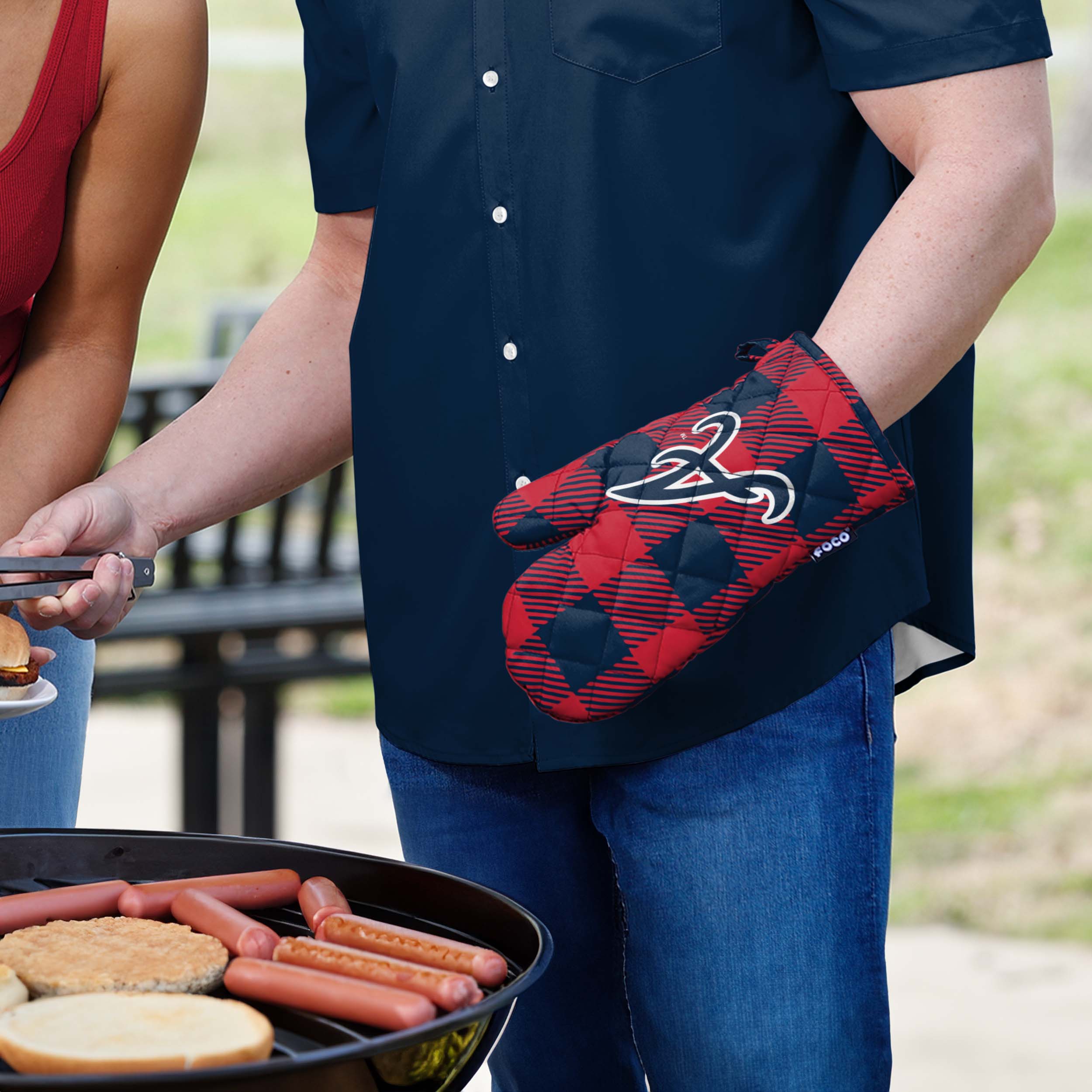 Atlanta Braves MLB Plaid Oven Mitt - Image 3