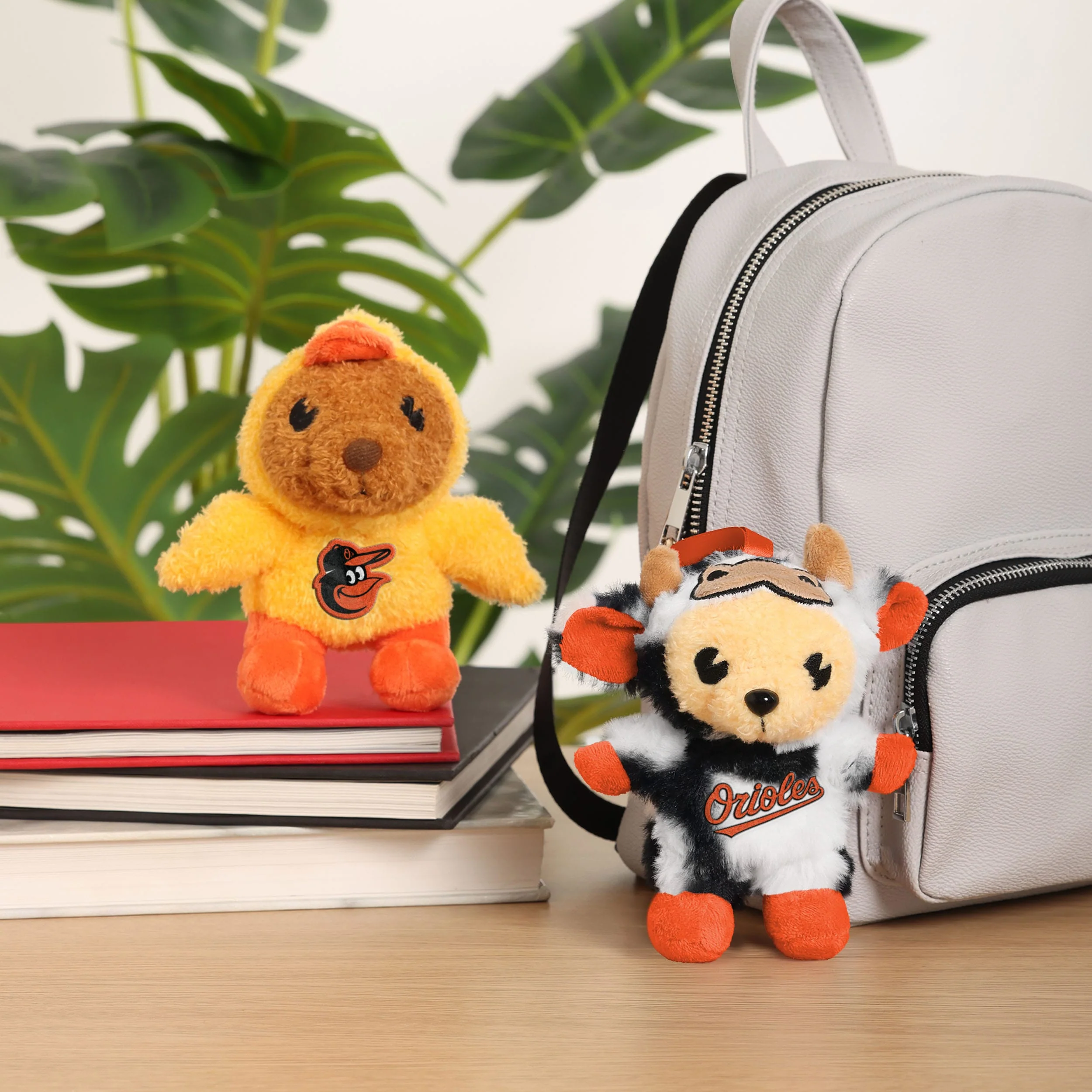 Baltimore Orioles MLB FOOCOOS Plush Bag Charm Keychain Blind Box Series 1 (PREORDER - SHIPS EARLY JUNE) - Image 4