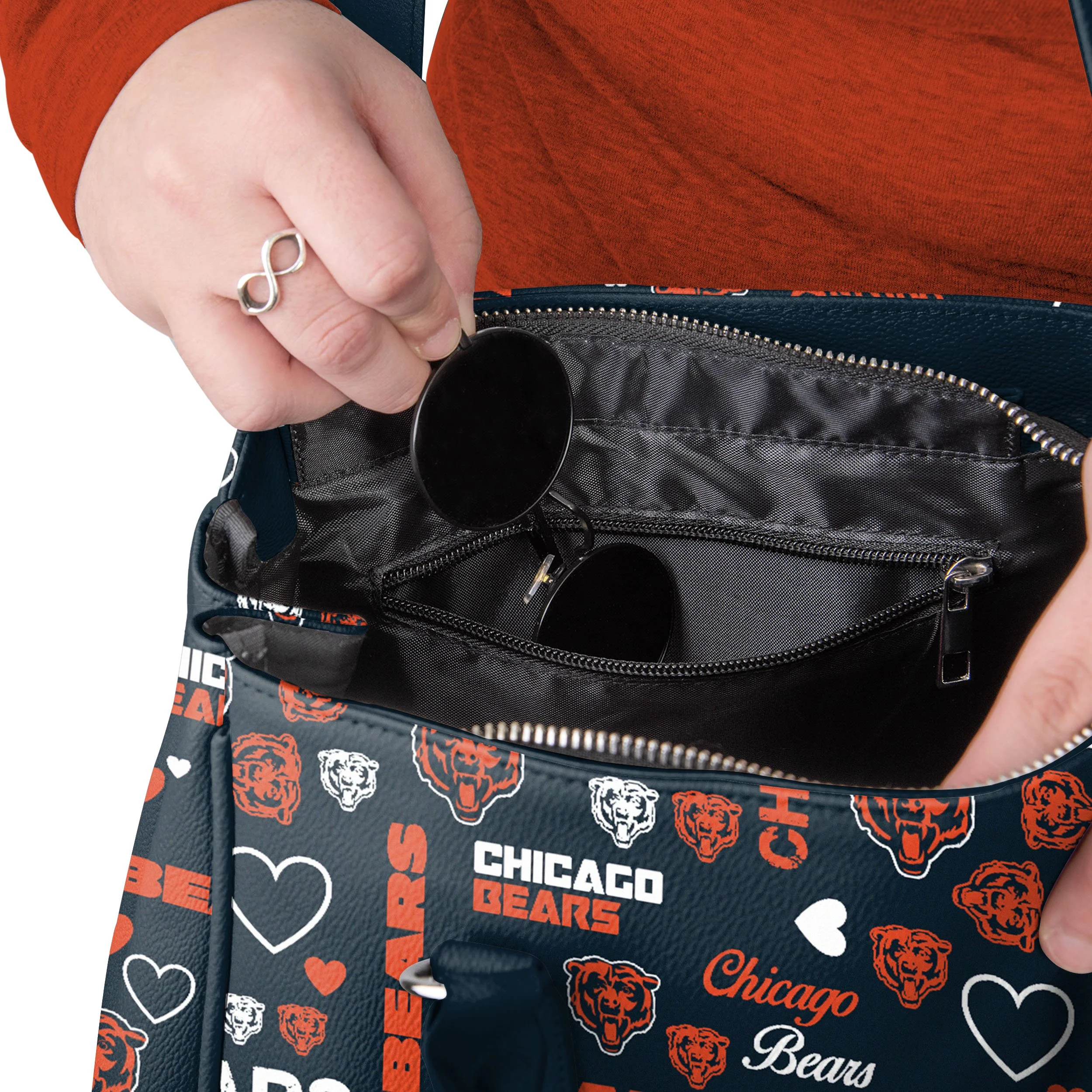 Chicago Bears NFL Logo Love Purse - Image 3