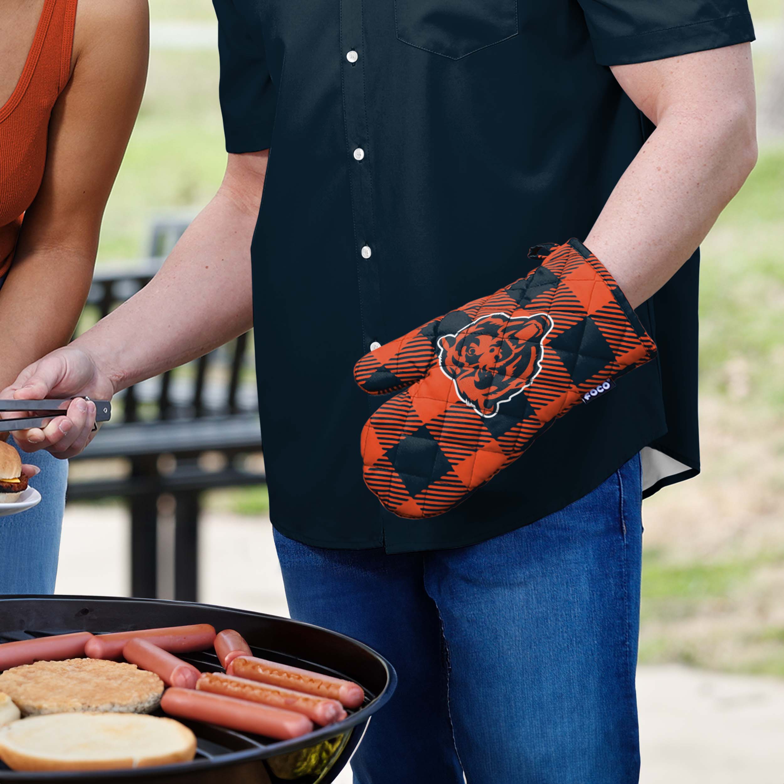 Chicago Bears NFL Plaid Oven Mitt - Image 3