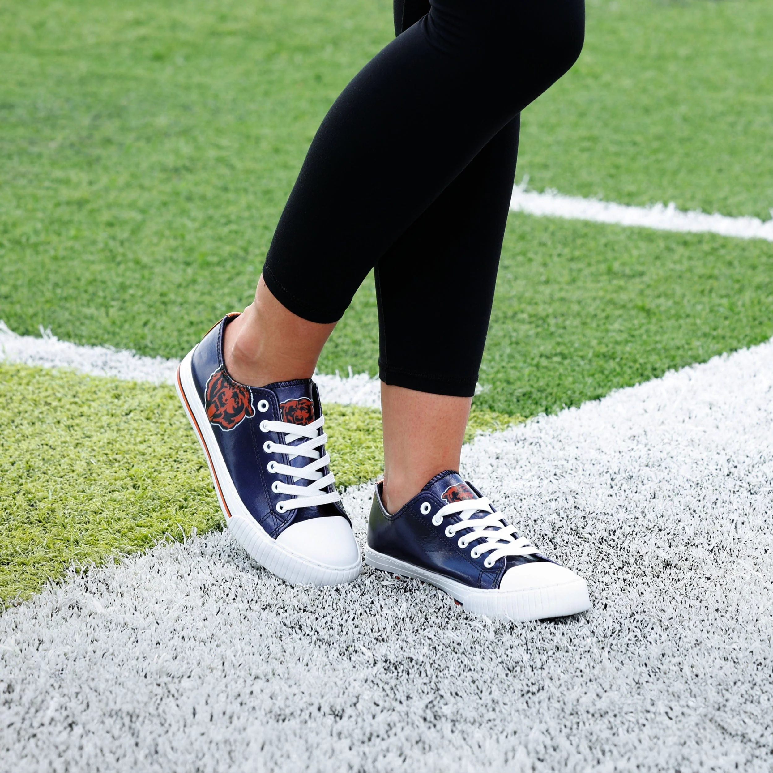 Chicago Bears NFL Womens Team Color Metallic Low Top Canvas Shoes - Image 3