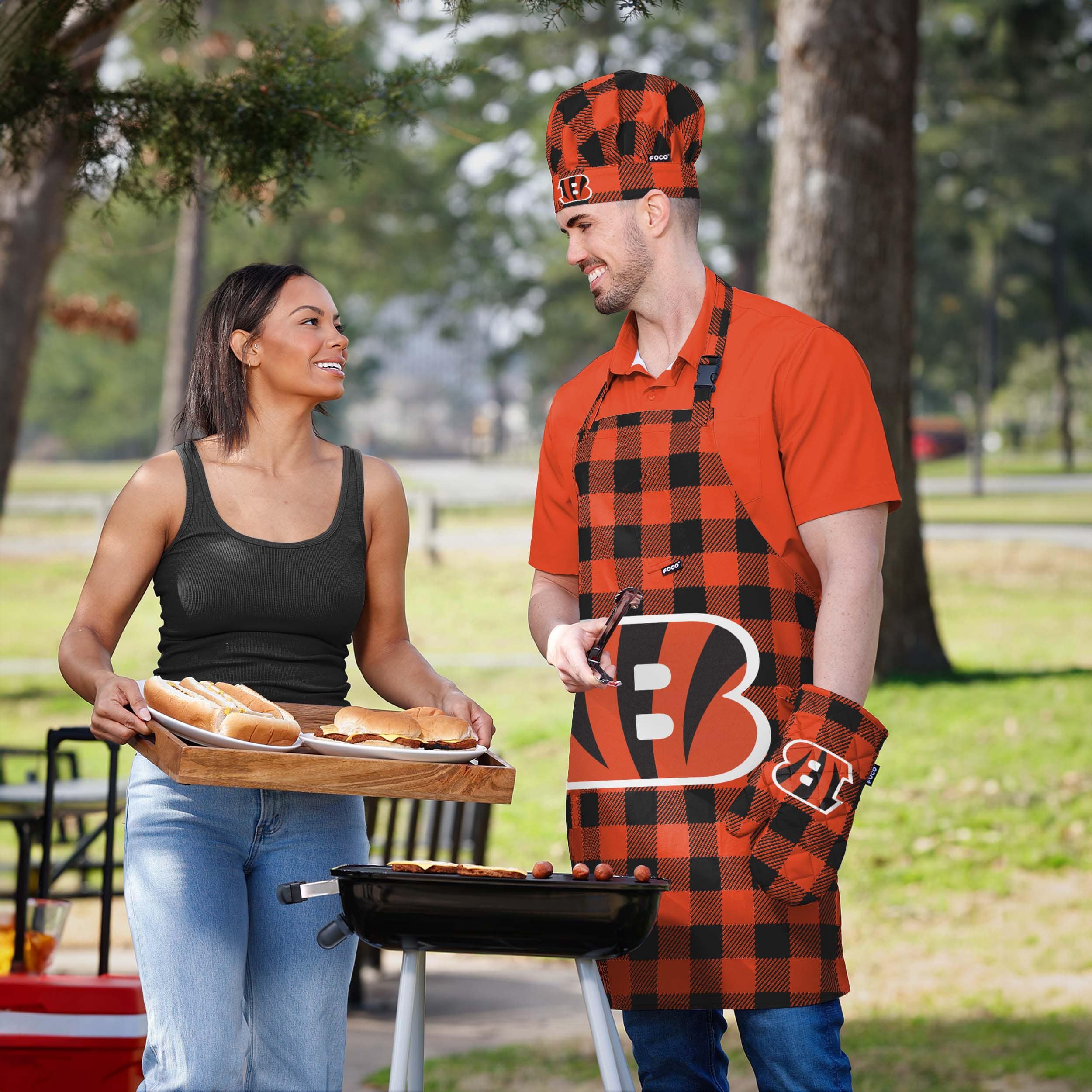 Cincinnati Bengals NFL Plaid Chef Set - Image 5