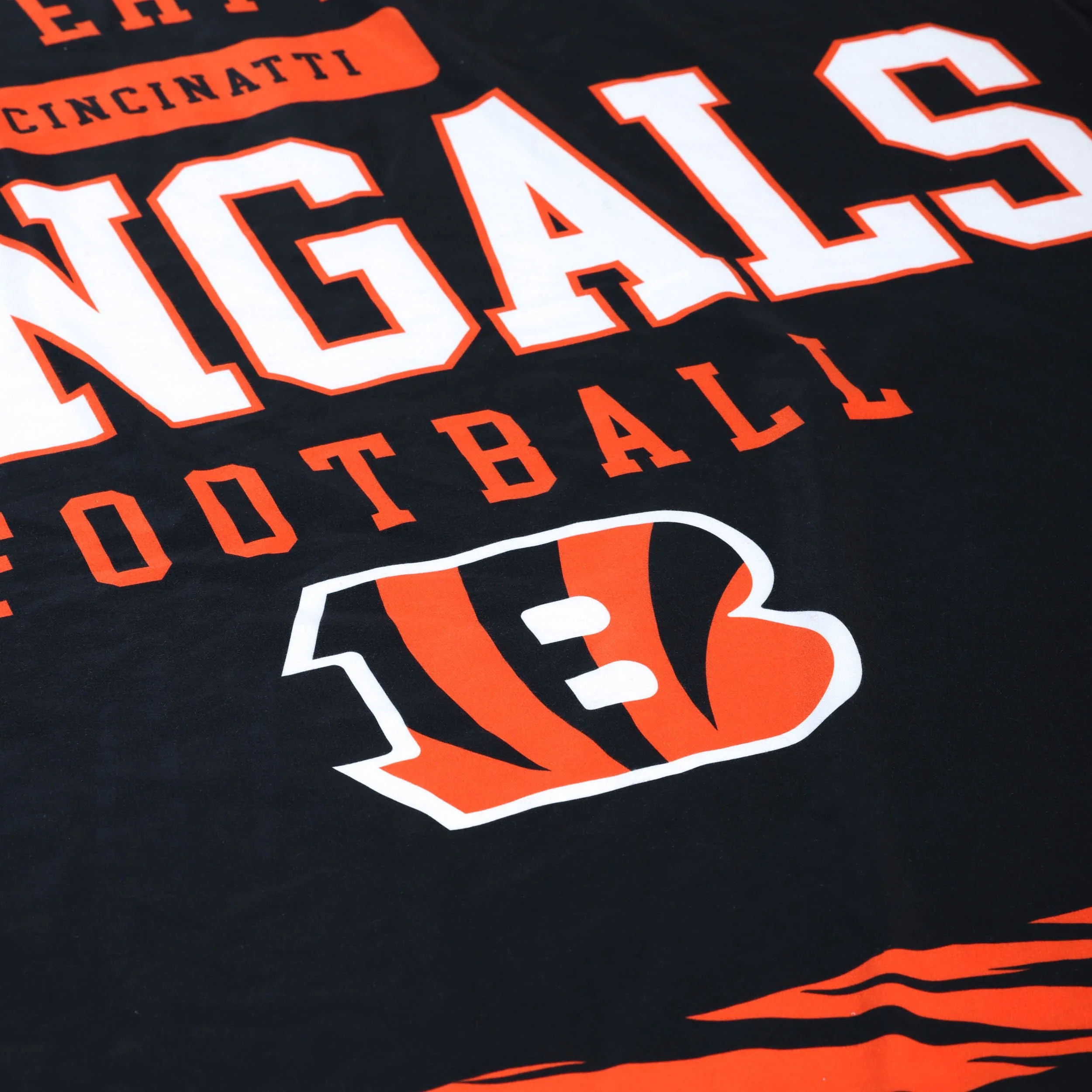 Cincinnati Bengals NFL Team Property Sherpa Plush Throw Blanket - Image 5
