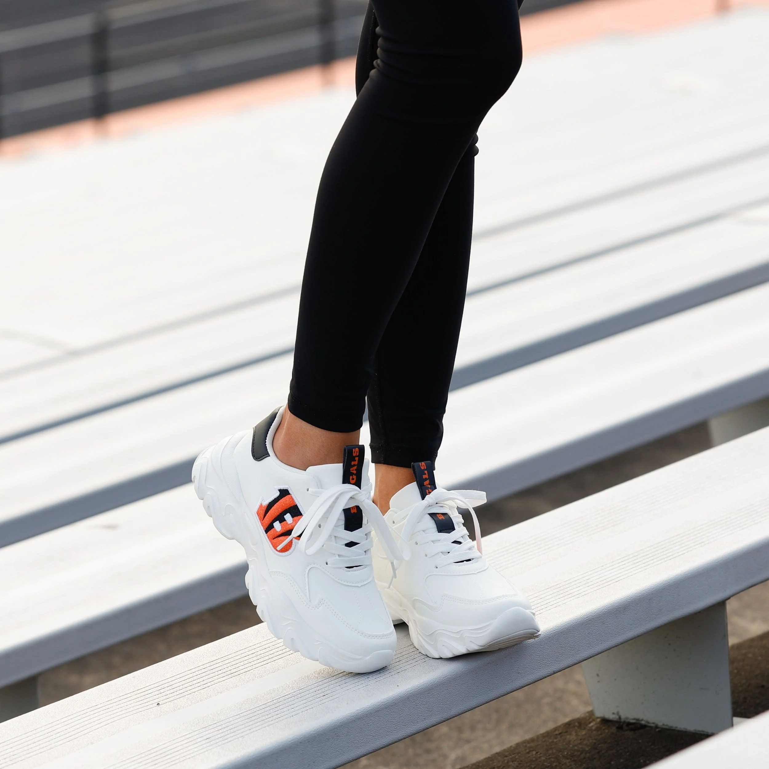 Cincinnati Bengals NFL Womens Glitter Big Logo Vintage White Chunky Sneaker - Image 3