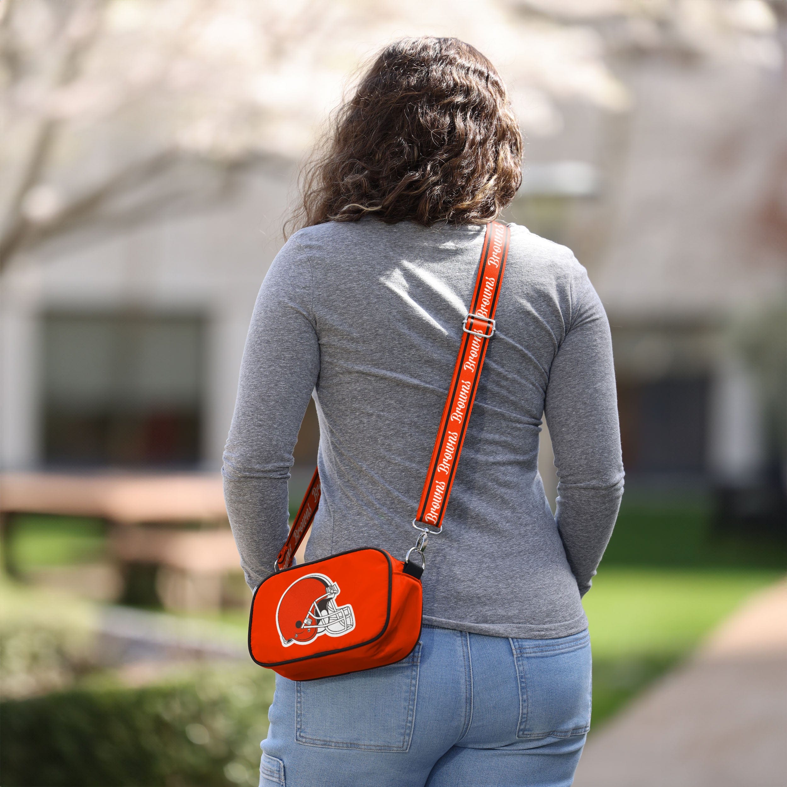 Cleveland Browns NFL Team Logo Crossbody Bag - Image 3