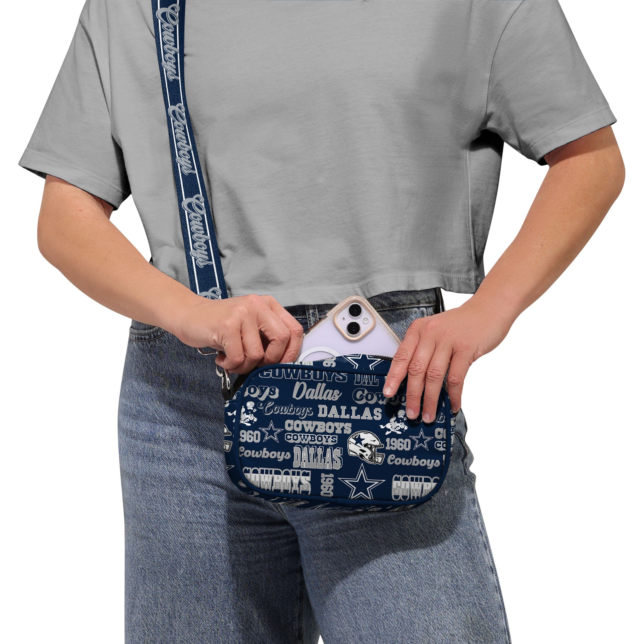 Dallas Cowboys NFL Repeat Retro Print Nylon Crossbody Bag - Image 3