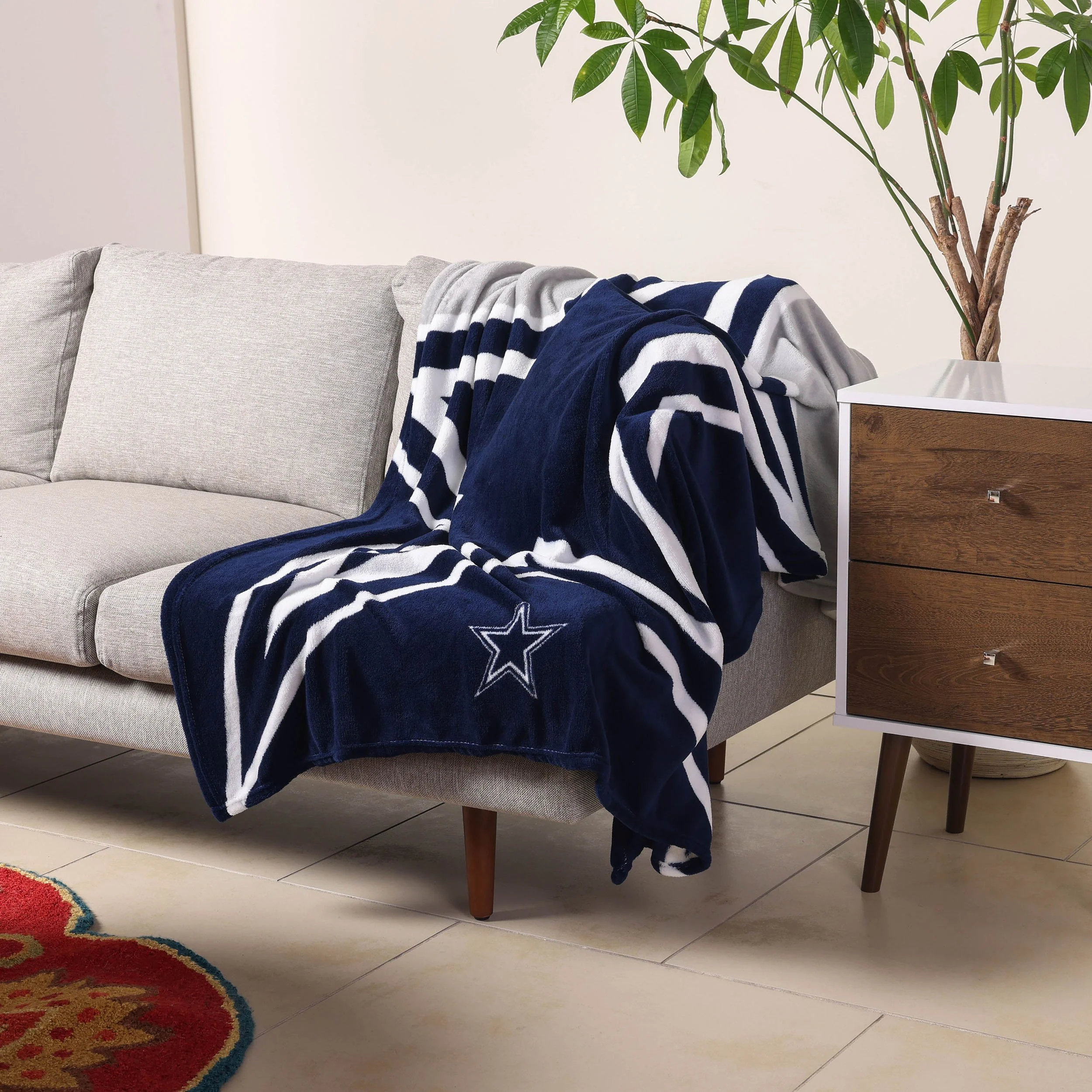 Dallas Cowboys NFL Supreme Slumber Plush Throw Blanket - Image 2
