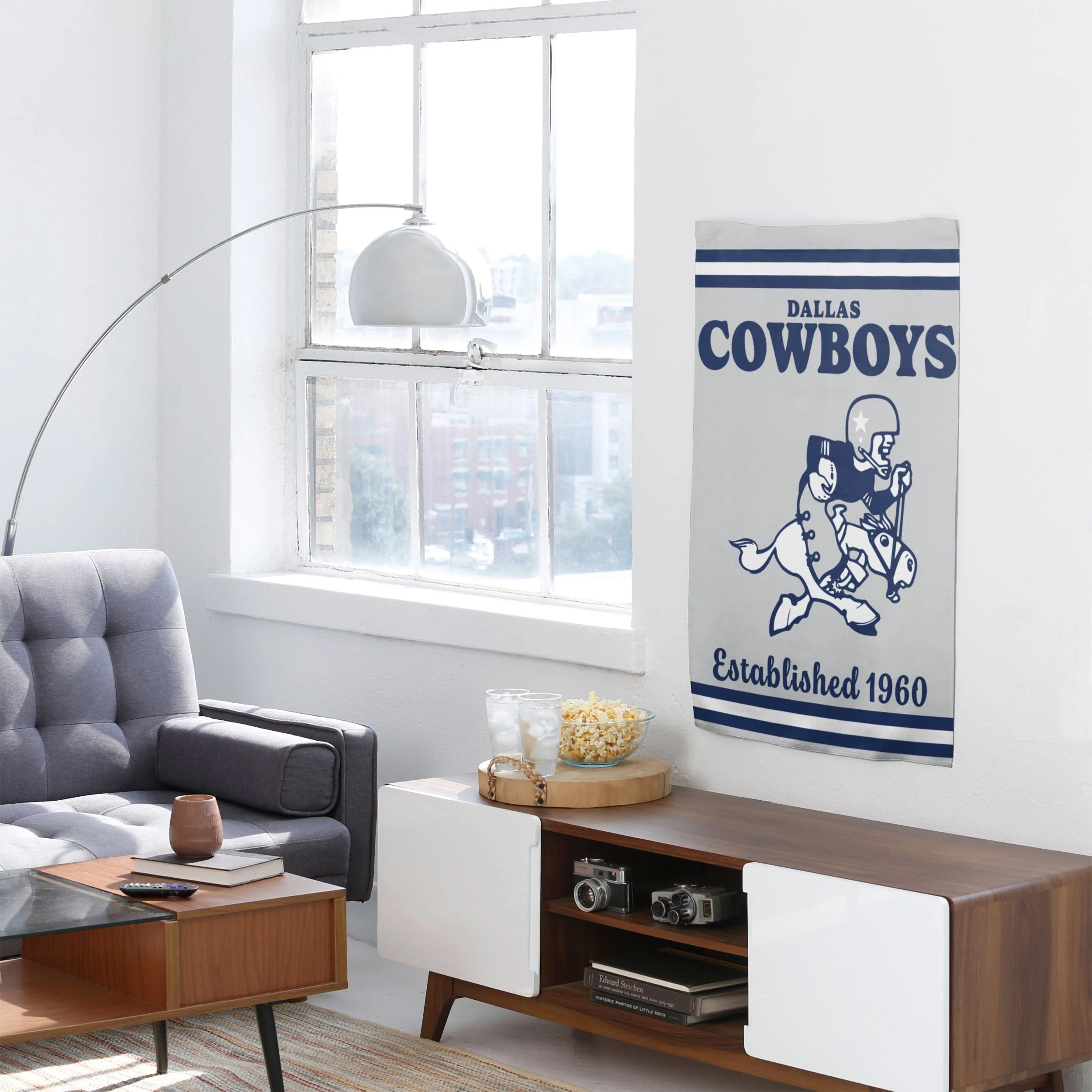 Dallas Cowboys NFL Vertical Retro Flag - Image 4