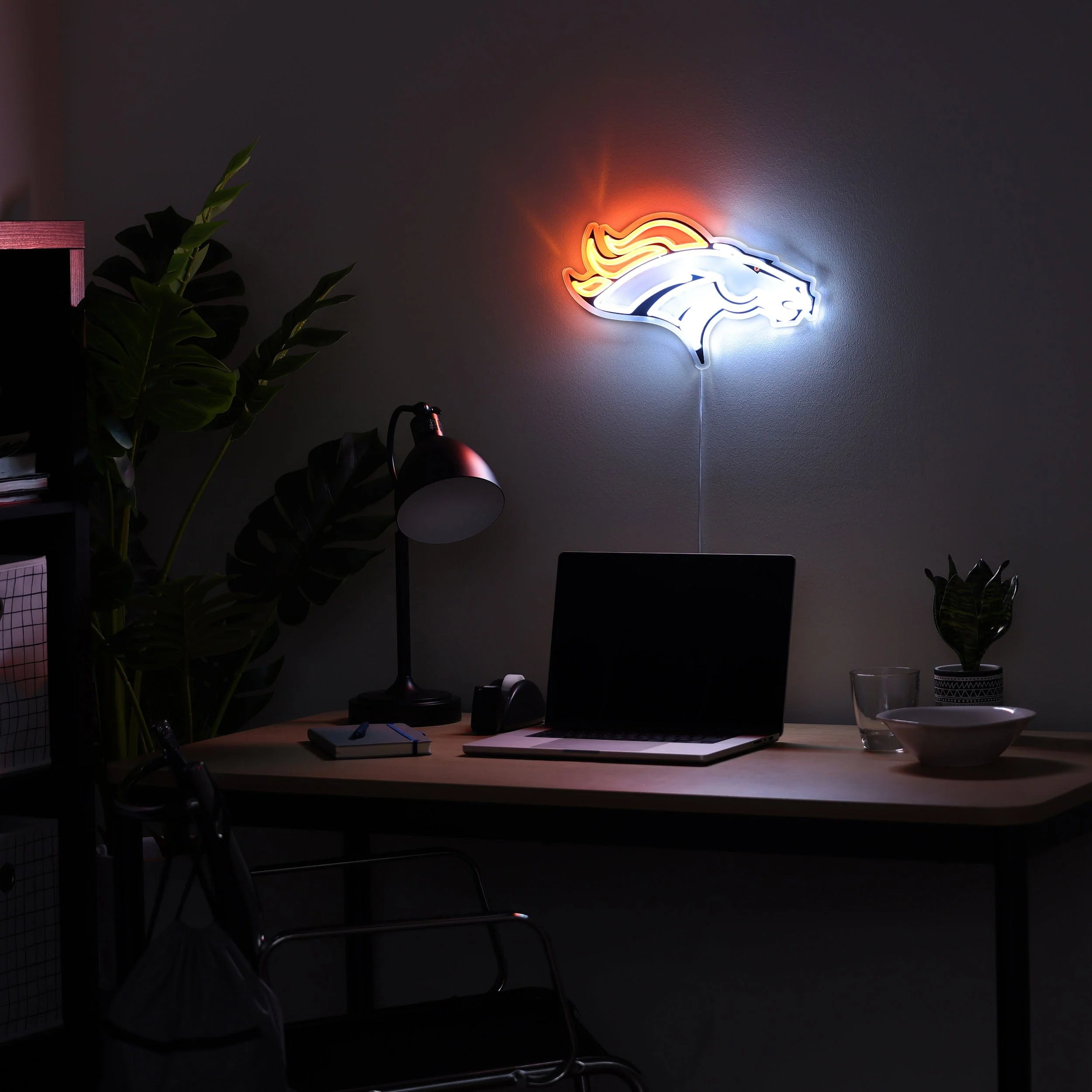 Denver Broncos NFL LED Neon Light Up Team Logo Sign - Image 3