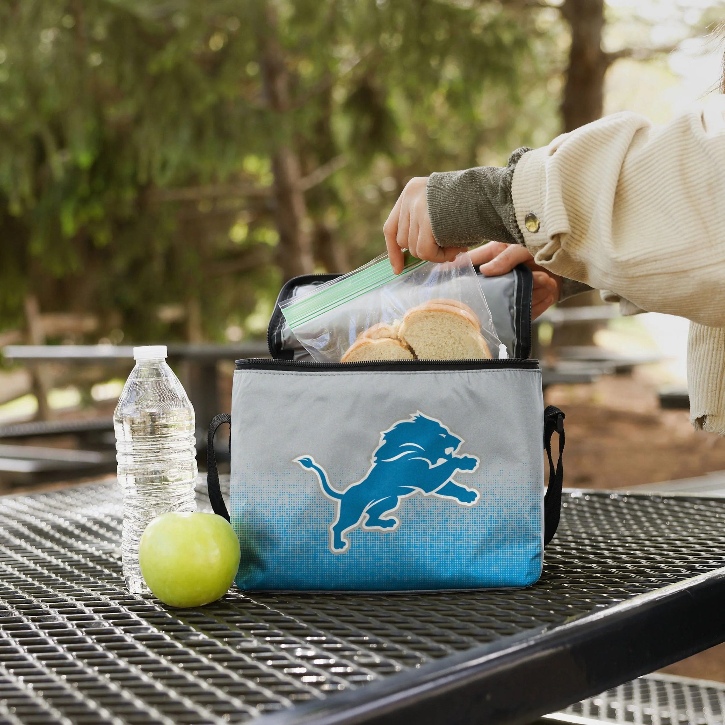 Detroit Lions NFL Gradient 6 Pack Cooler Bag - Image 3