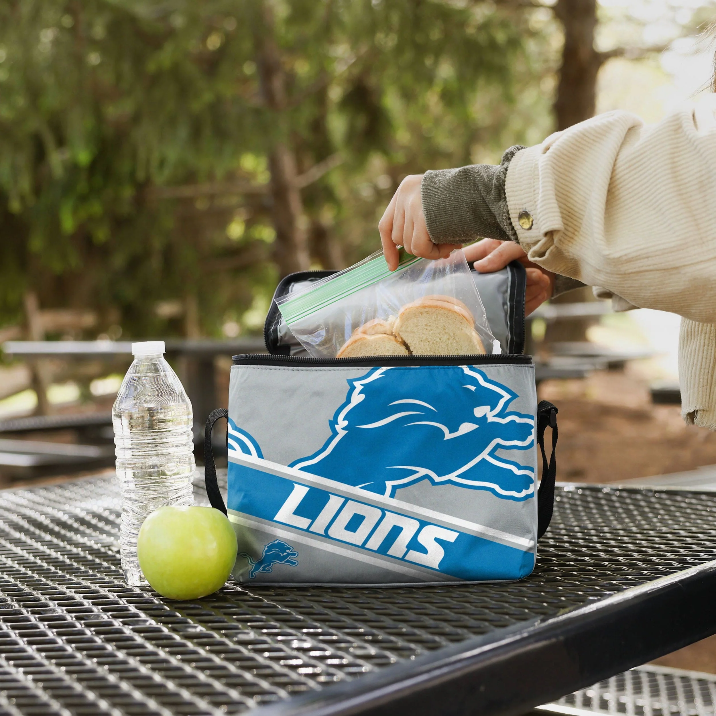 Detroit Lions NFL Big Logo Stripe 6 Pack Cooler - Image 3