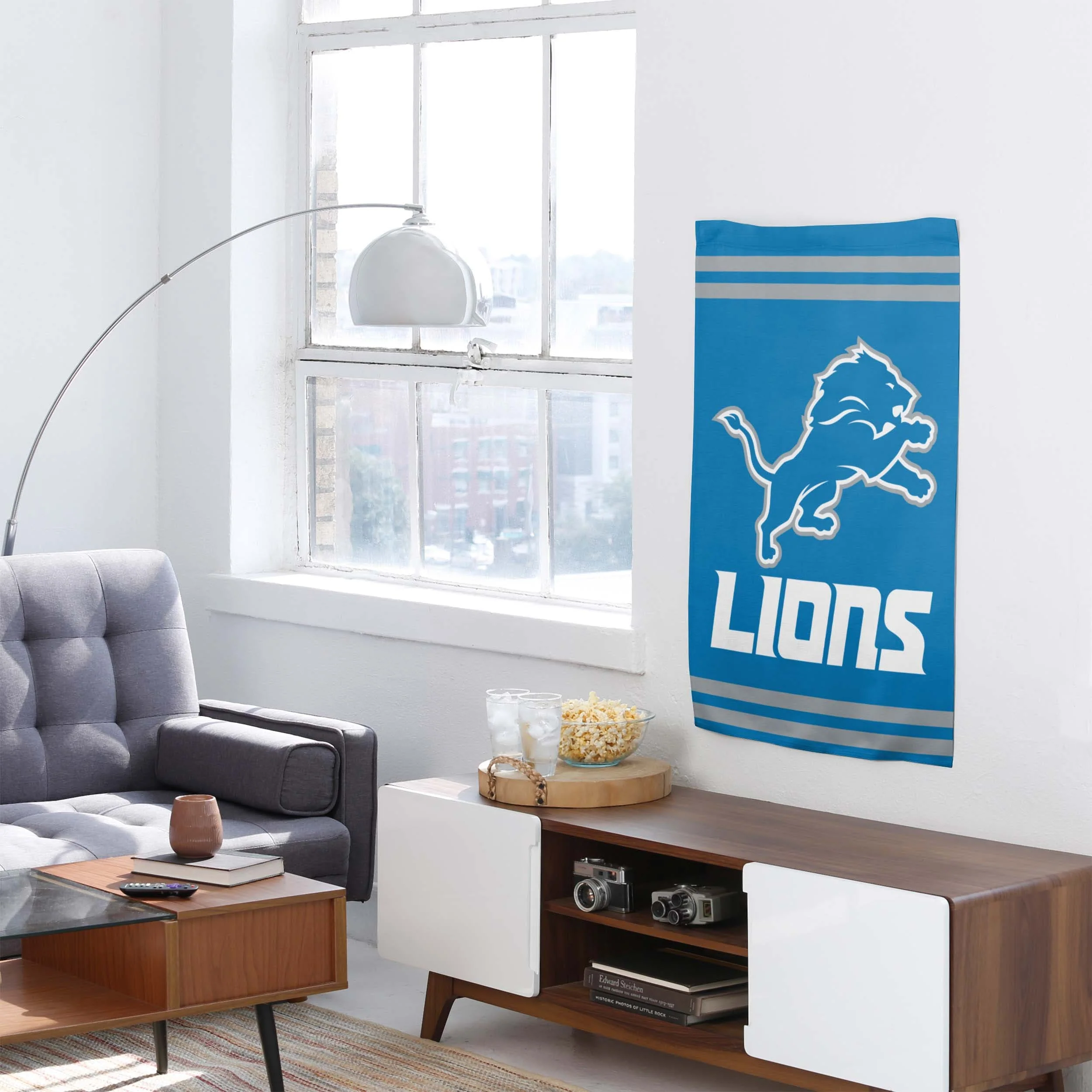 Detroit Lions NFL Big Logo Vertical Flag - Image 4