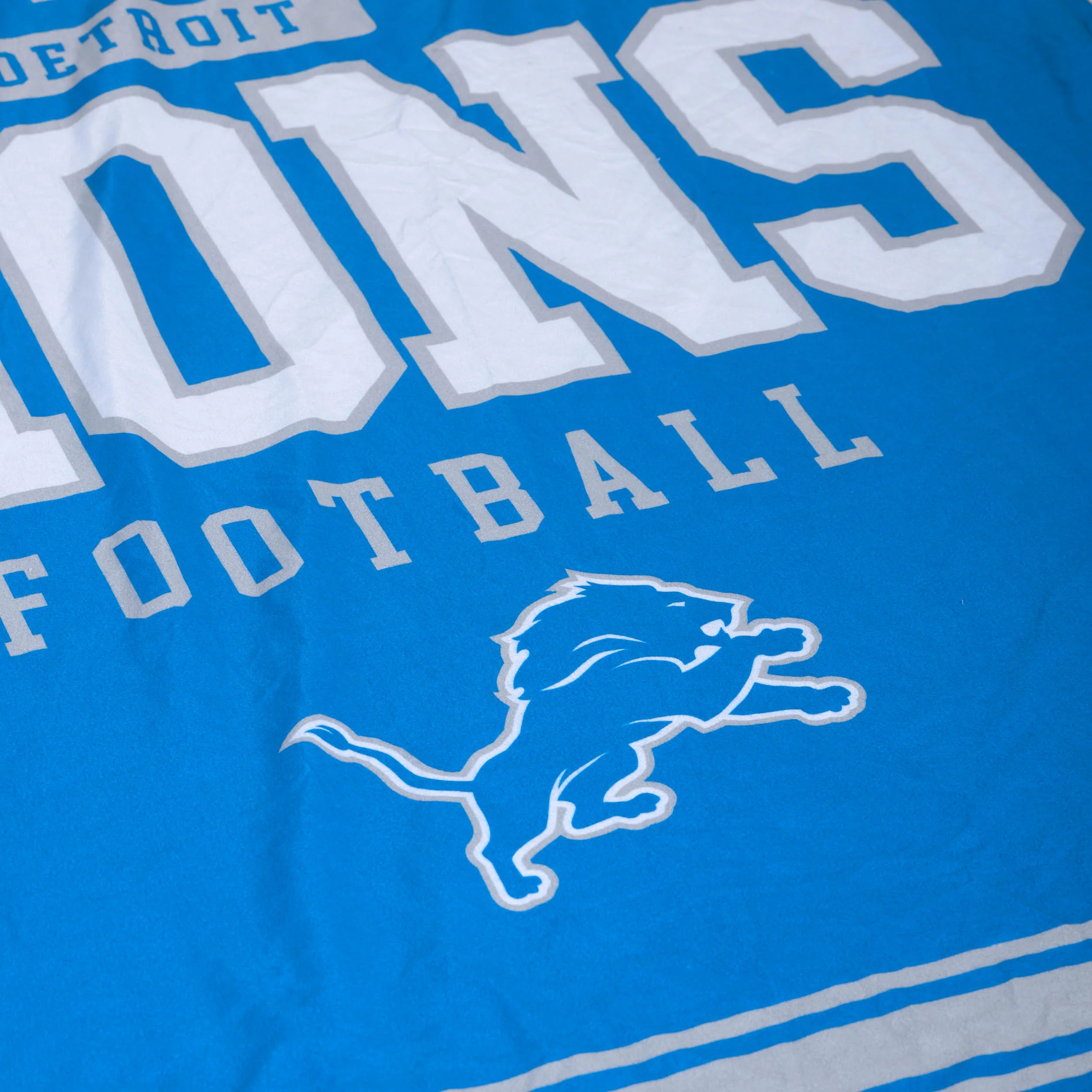 Detroit Lions NFL Team Property Sherpa Plush Throw Blanket - Image 5