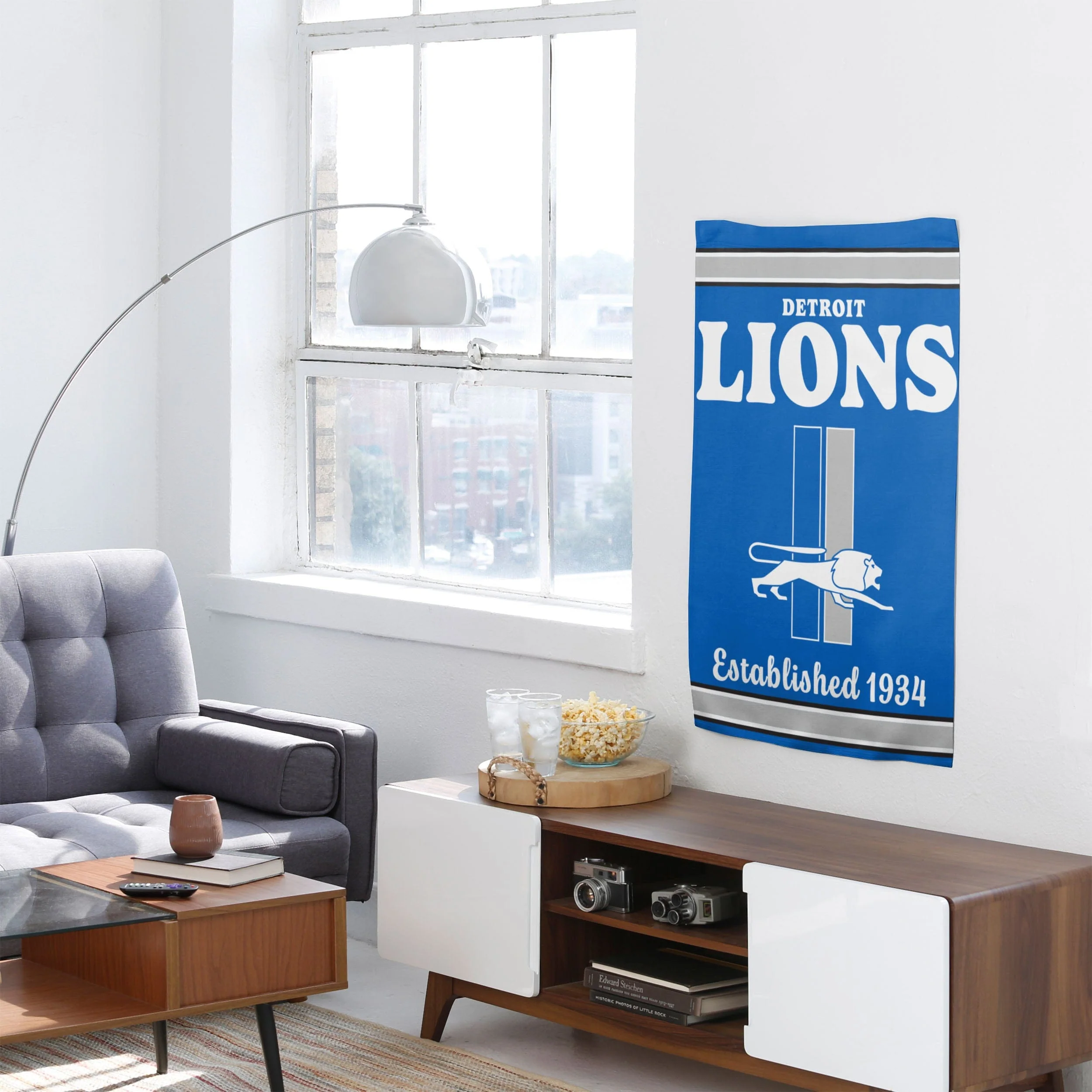 Detroit Lions NFL Vertical Retro Flag - Image 4