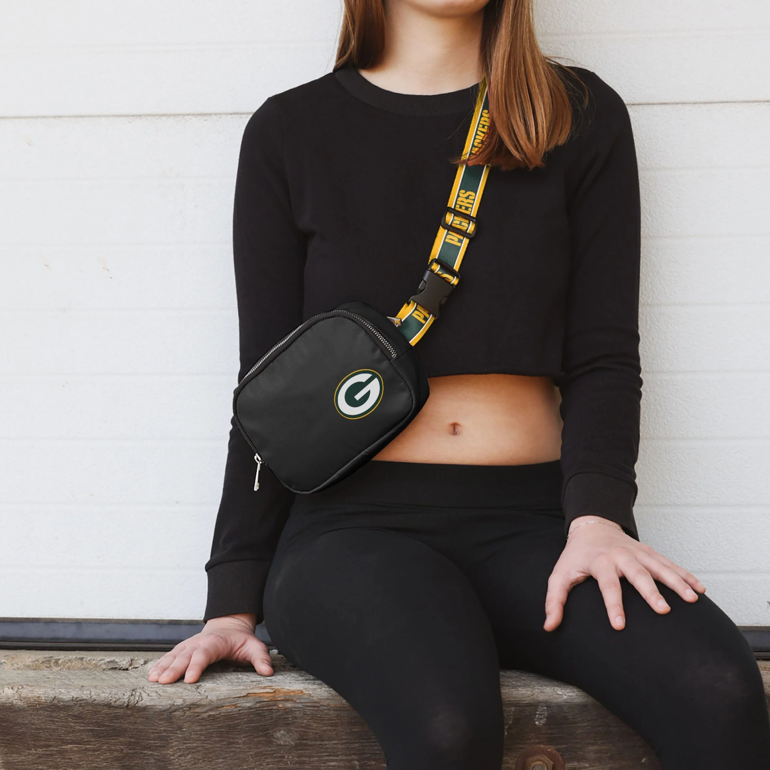 Green Bay Packers NFL Team Wordmark Crossbody Belt Bag - Image 3