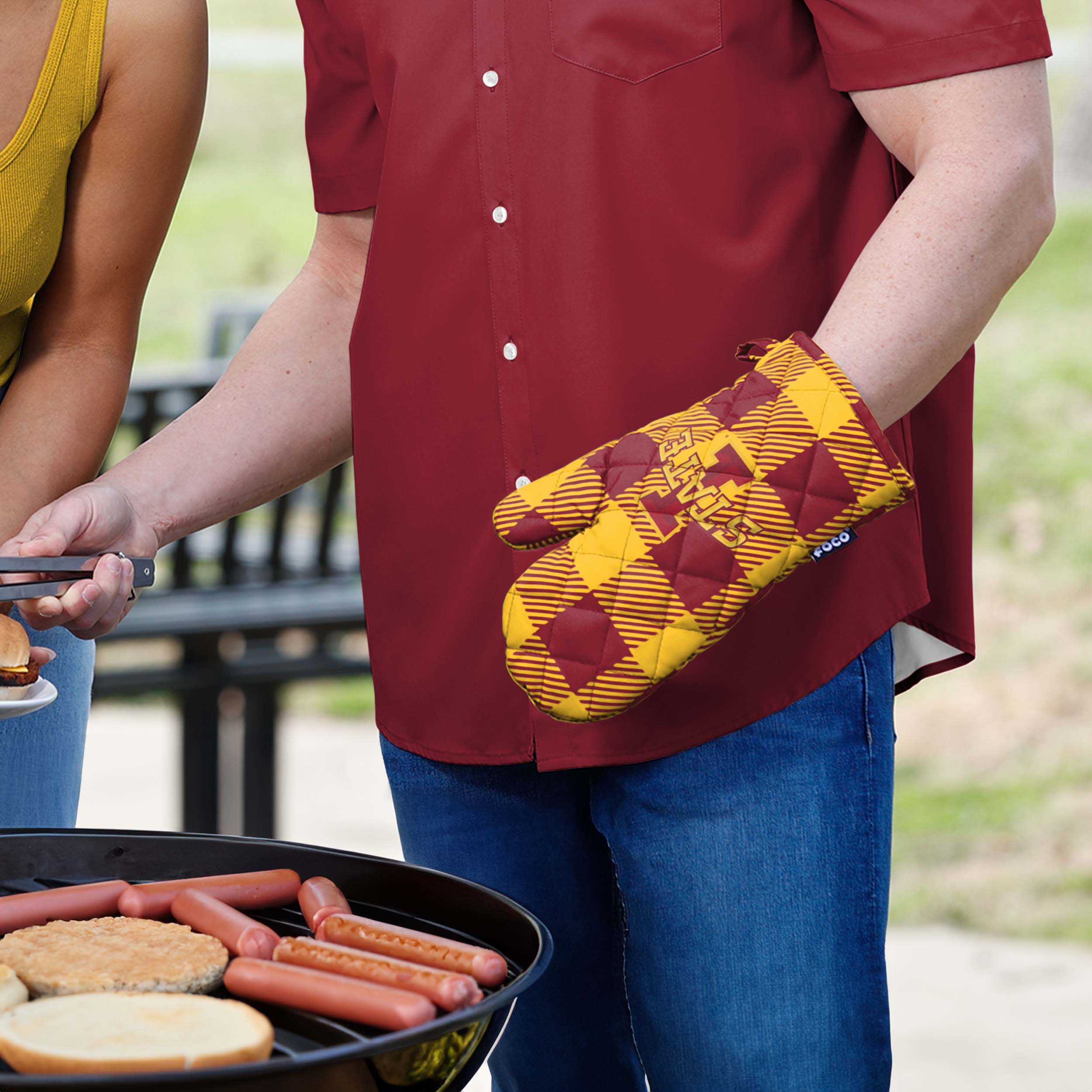 Iowa State Cyclones NCAA Plaid Oven Mitt - Image 3