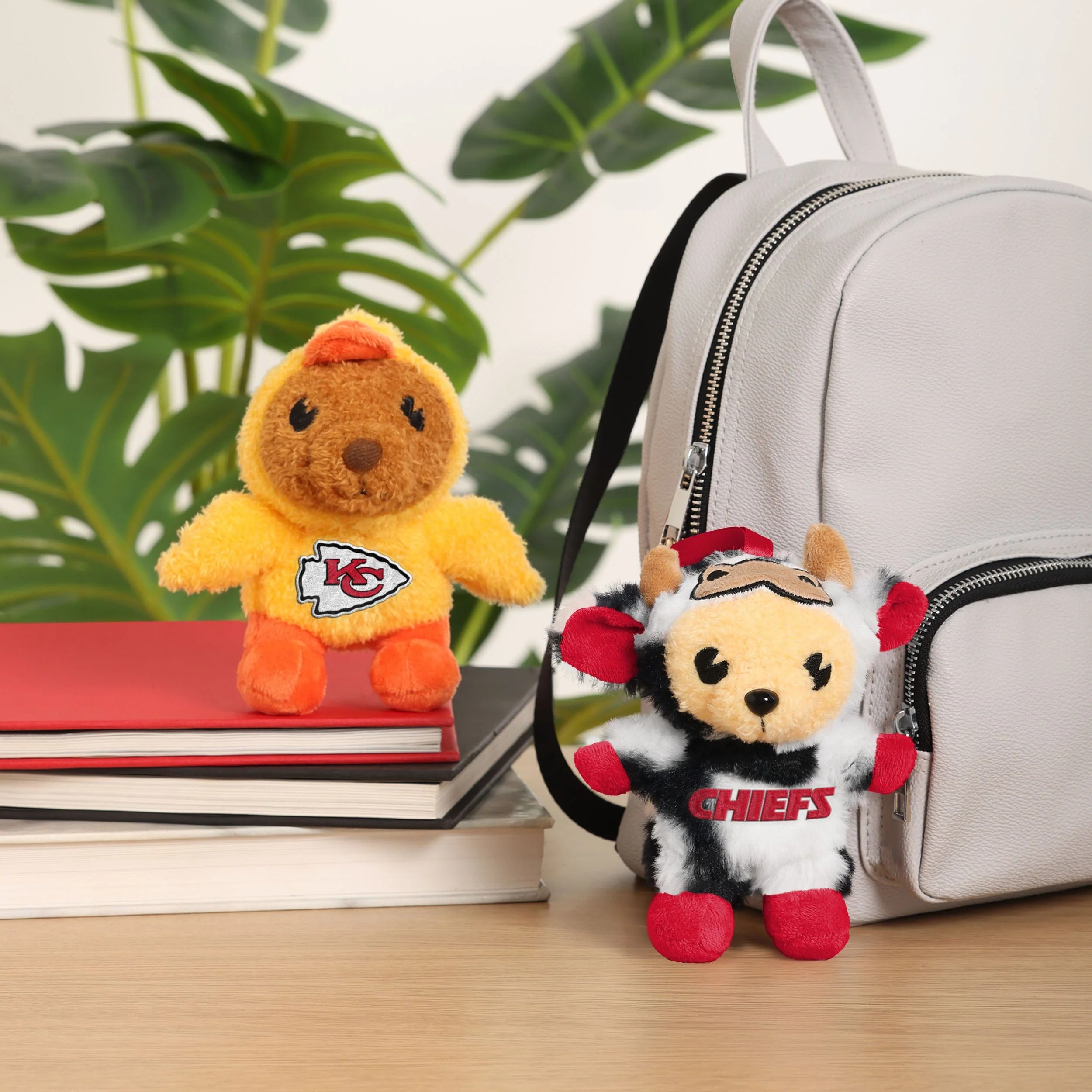 Kansas City Chiefs NFL FOOCOOS Plush Bag Charm Keychain Blind Box Series 1 (PREORDER - SHIPS LATE JUNE) - Image 4