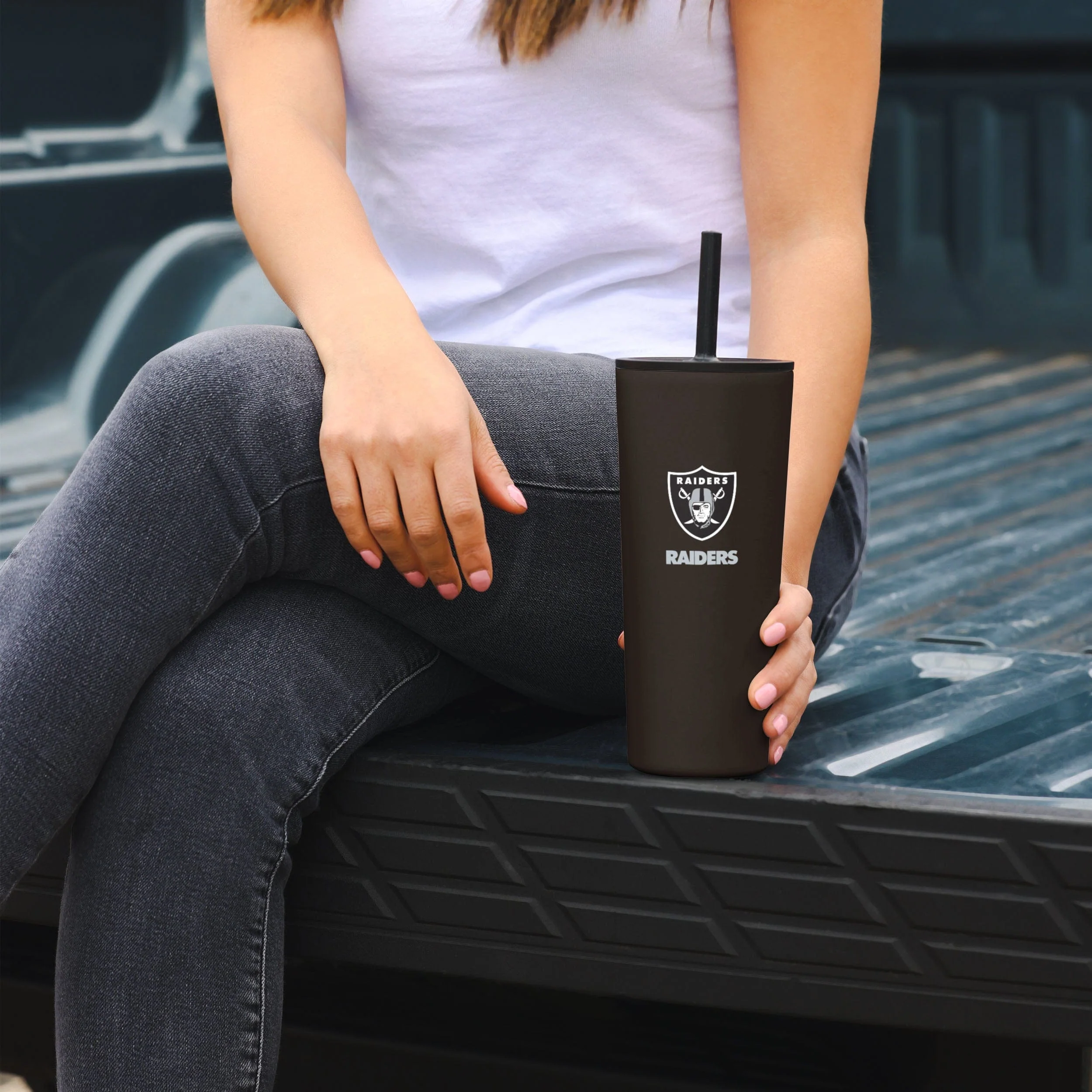 Las Vegas Raiders NFL 22 oz Travel Tumbler - Image 4
