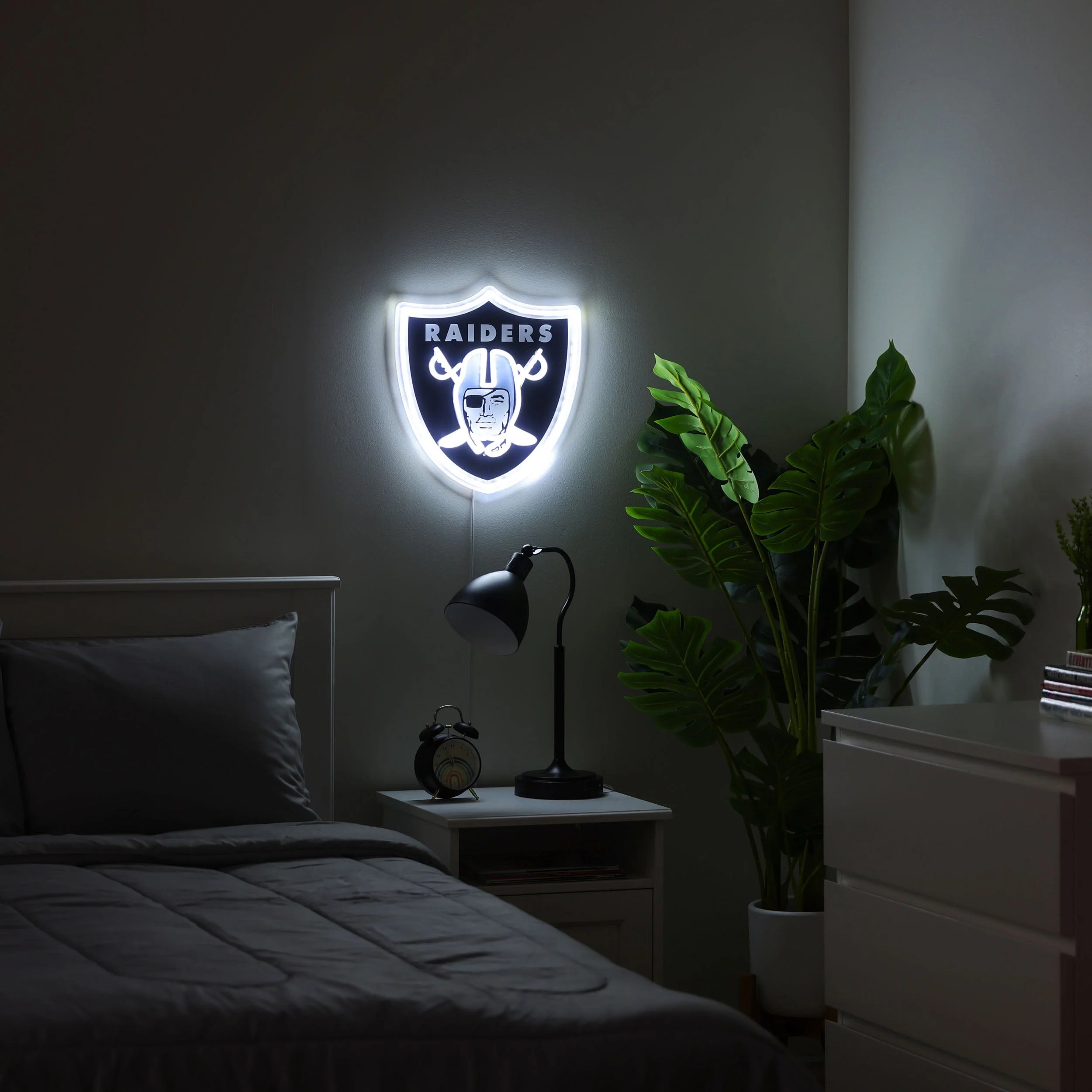 Las Vegas Raiders NFL LED Neon Light Up Team Logo Sign - Image 3
