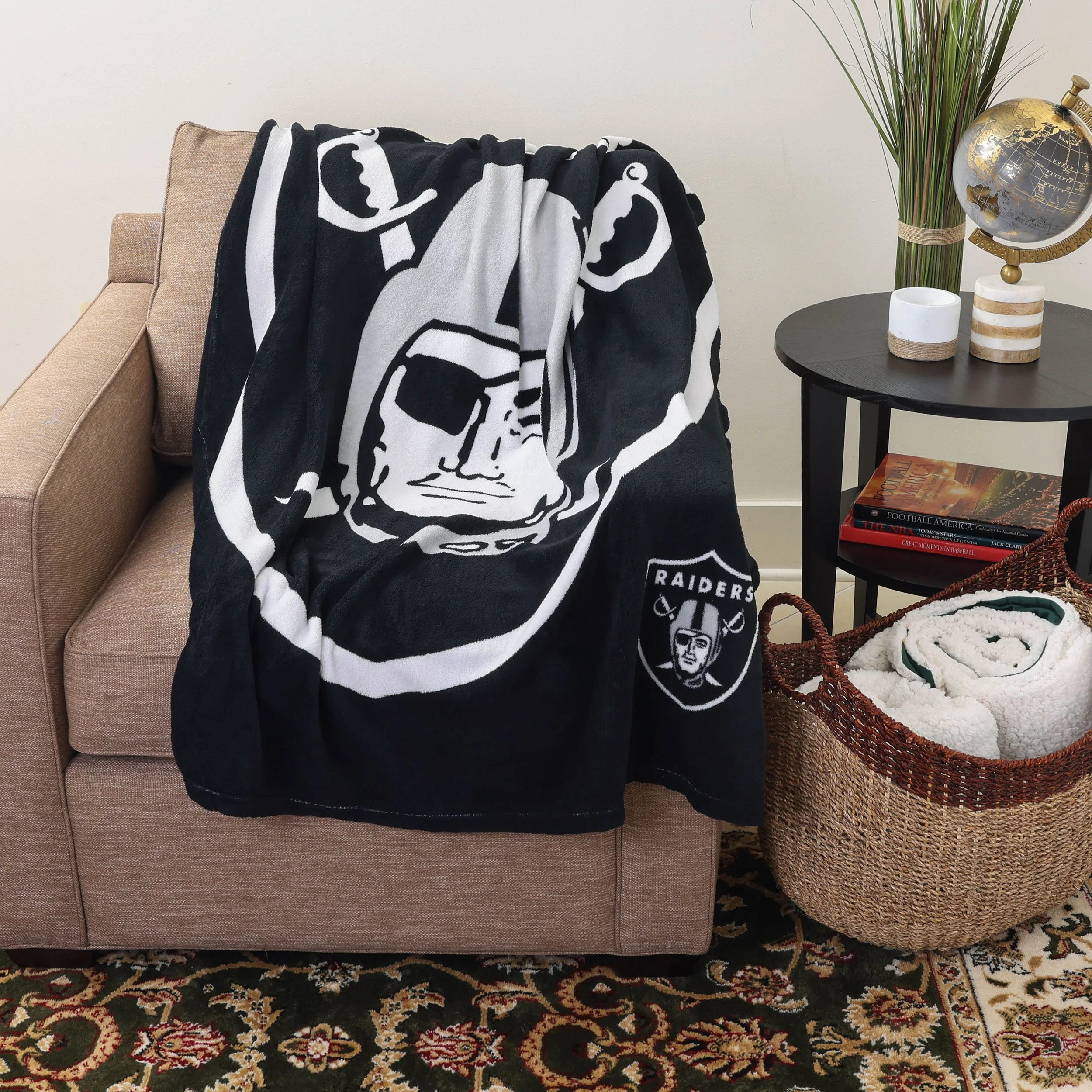 Las Vegas Raiders NFL Supreme Slumber Plush Throw Blanket - Image 2