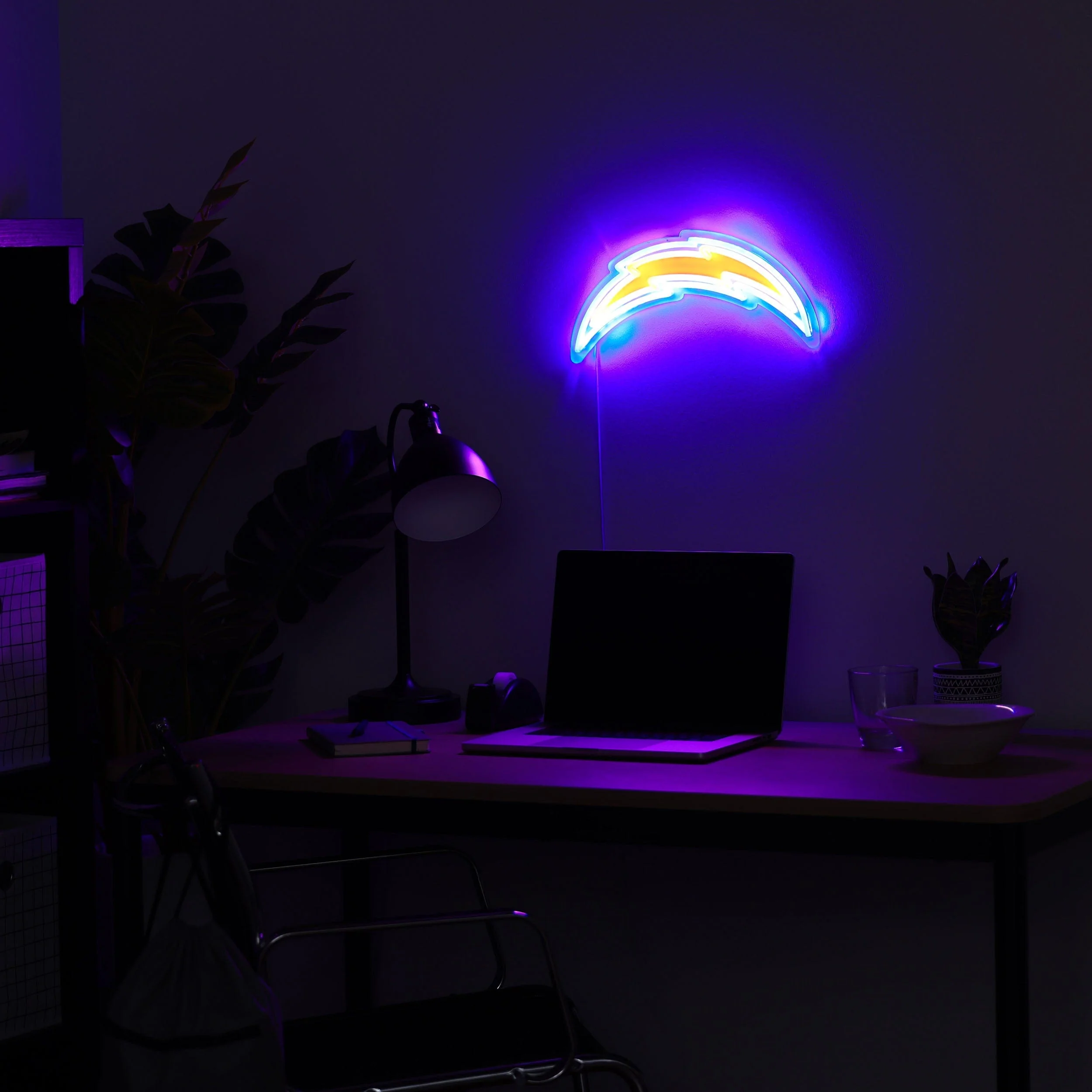 Los Angeles Chargers NFL LED Neon Light Up Team Logo Sign - Image 3