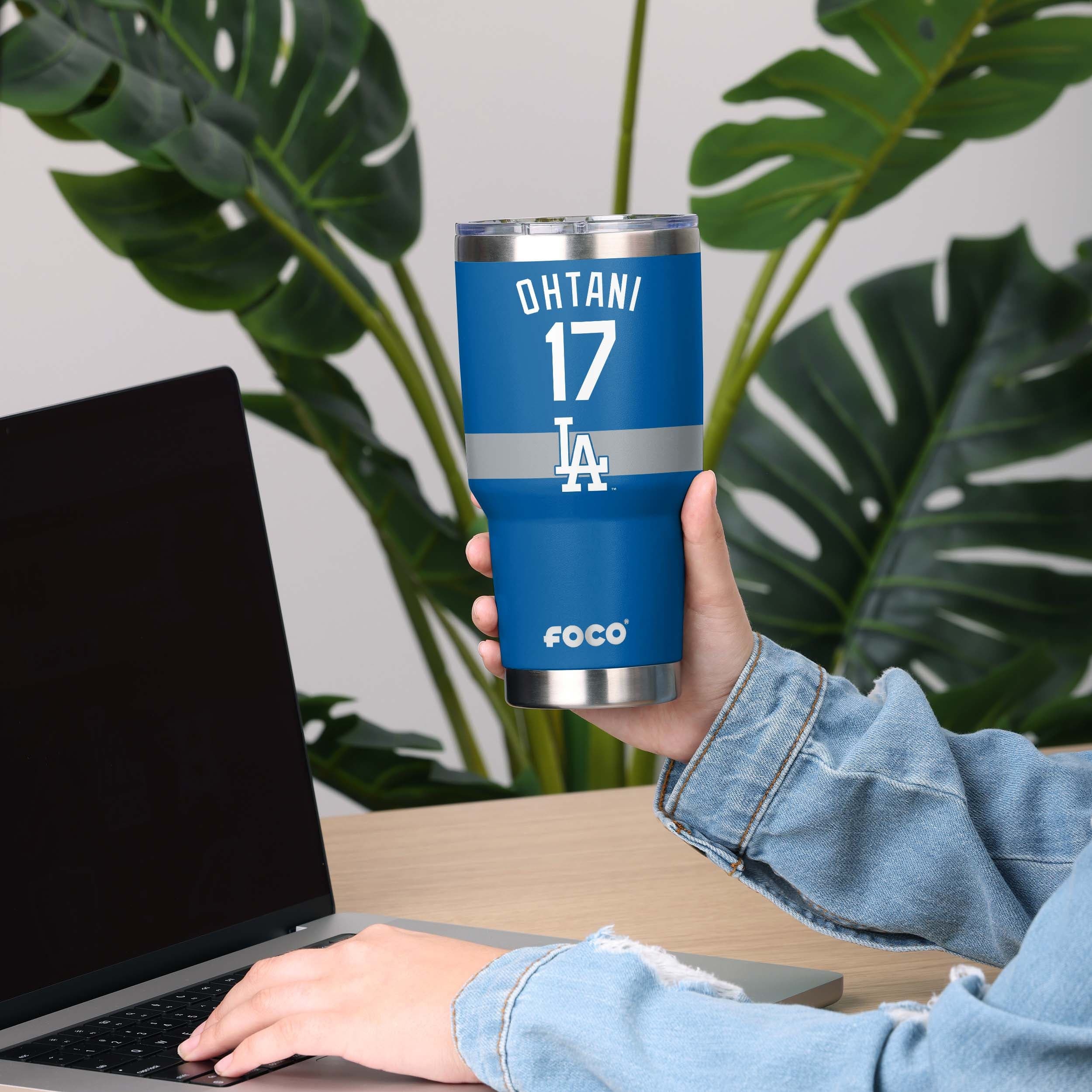 Los Angeles Dodgers MLB Shoehi Ohtani Team Logo 30 oz Player Tumbler - Image 4