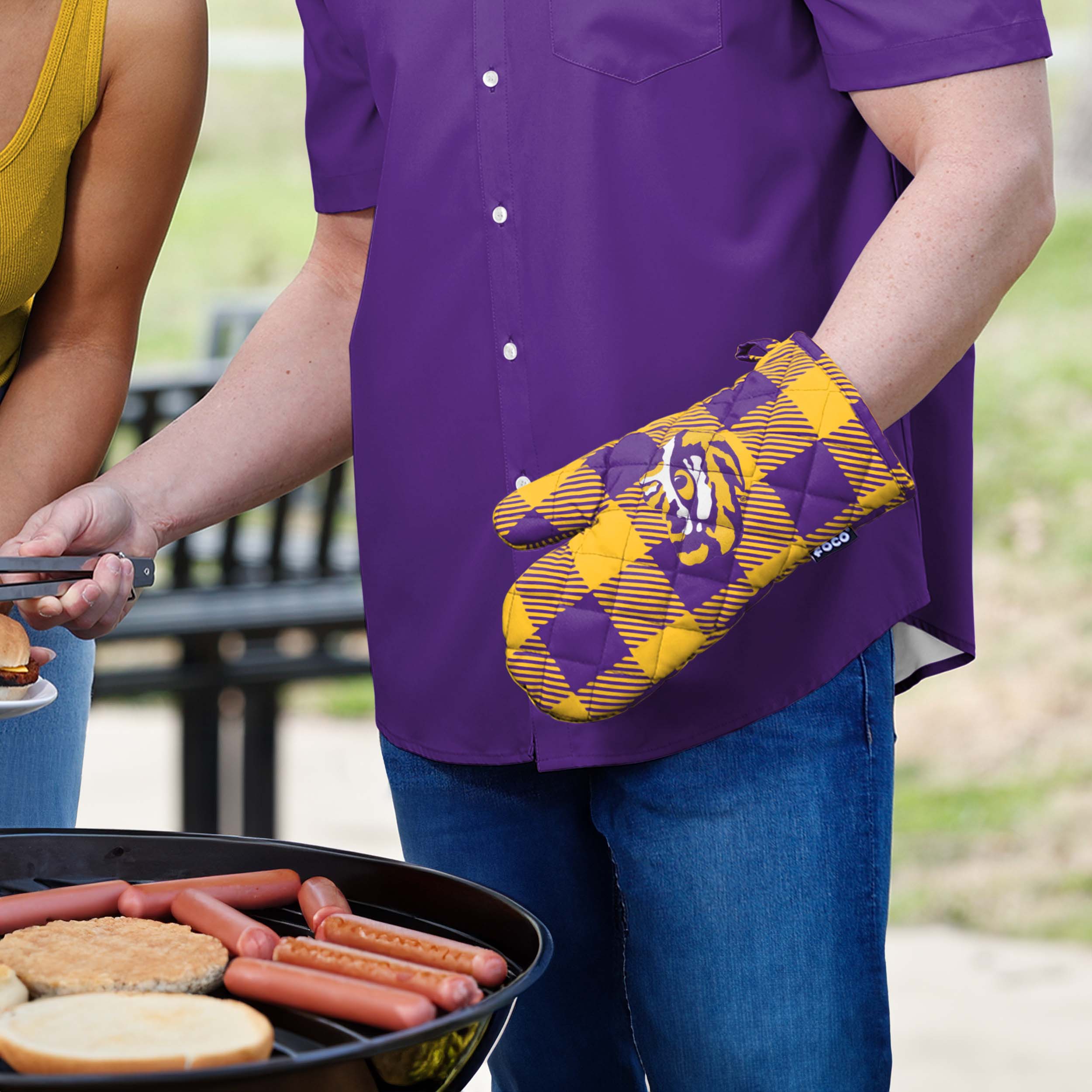 LSU Tigers NCAA Plaid Oven Mitt - Image 3
