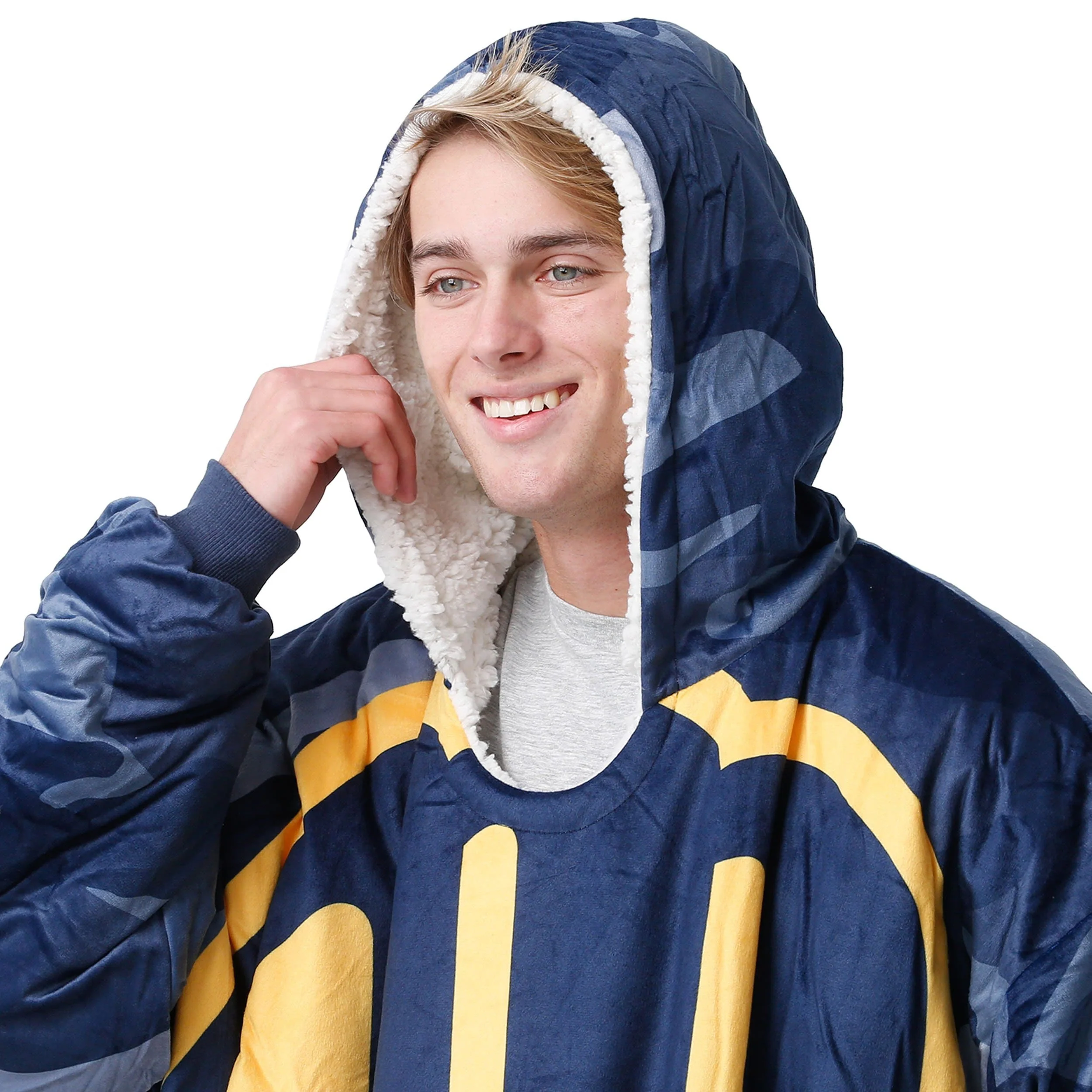Milwaukee Brewers MLB Reversible Team Color Camo Hoodeez - Image 6