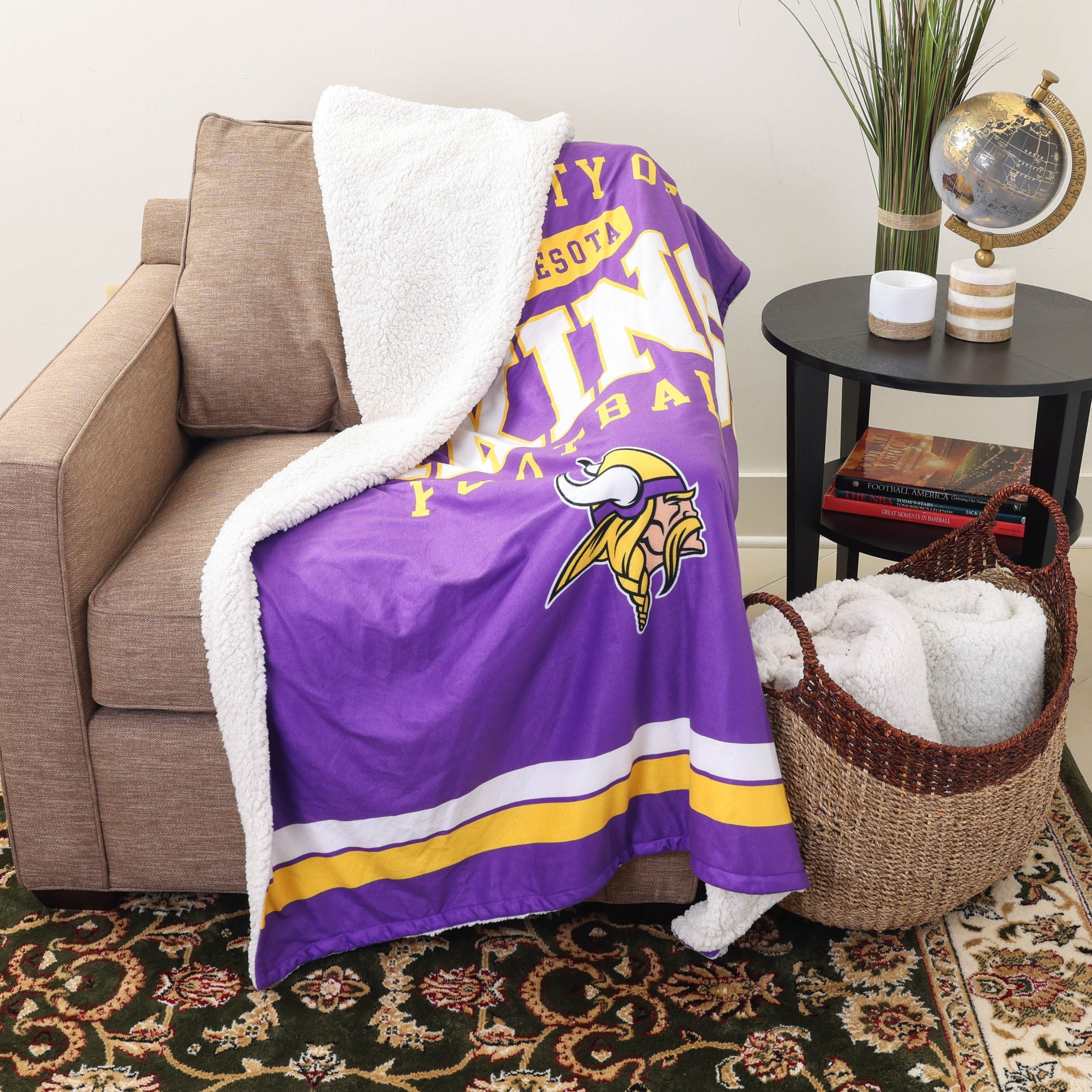 Minnesota Vikings NFL Team Property Sherpa Plush Throw Blanket - Image 2