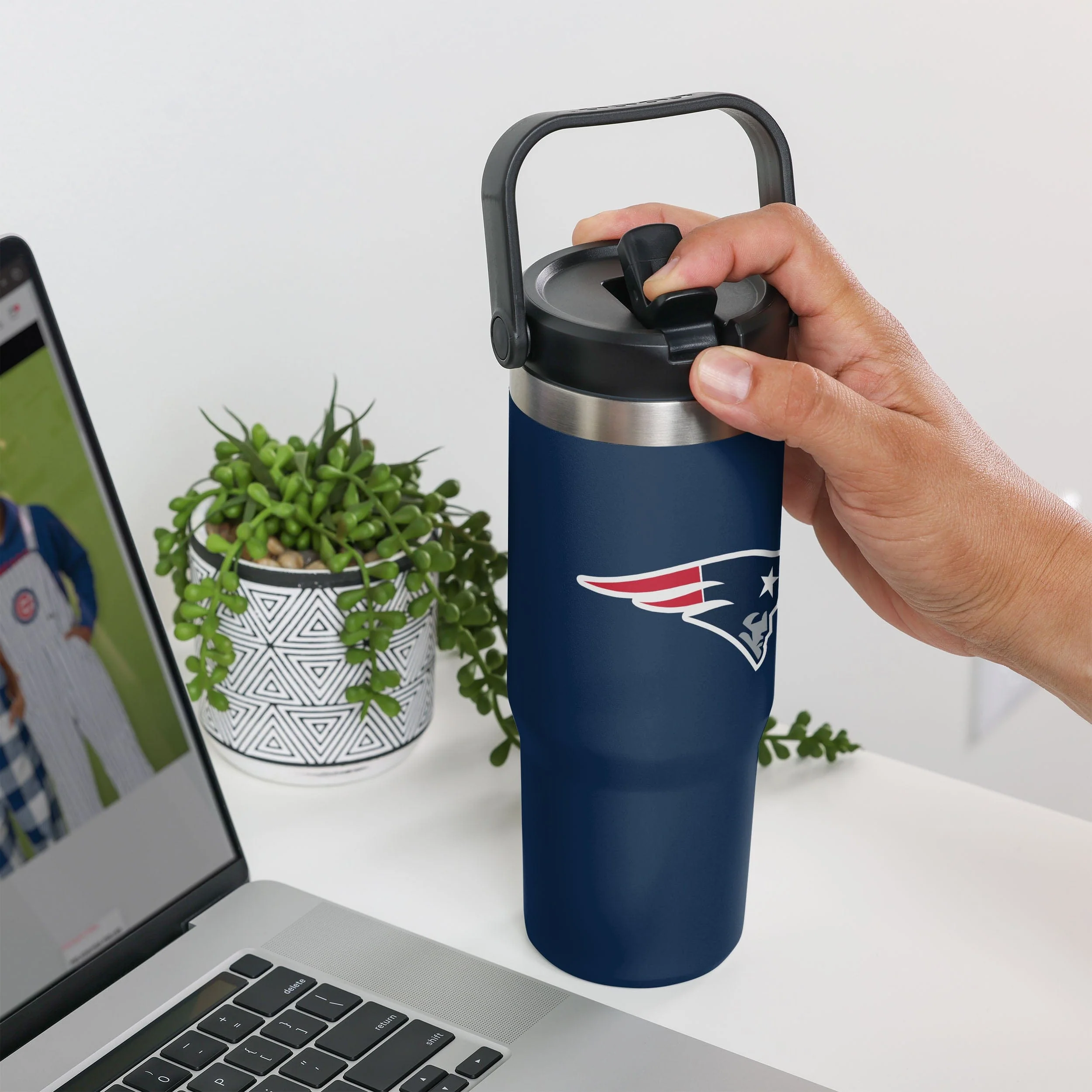 New England Patriots NFL 30 oz Straw Tumbler - Image 4