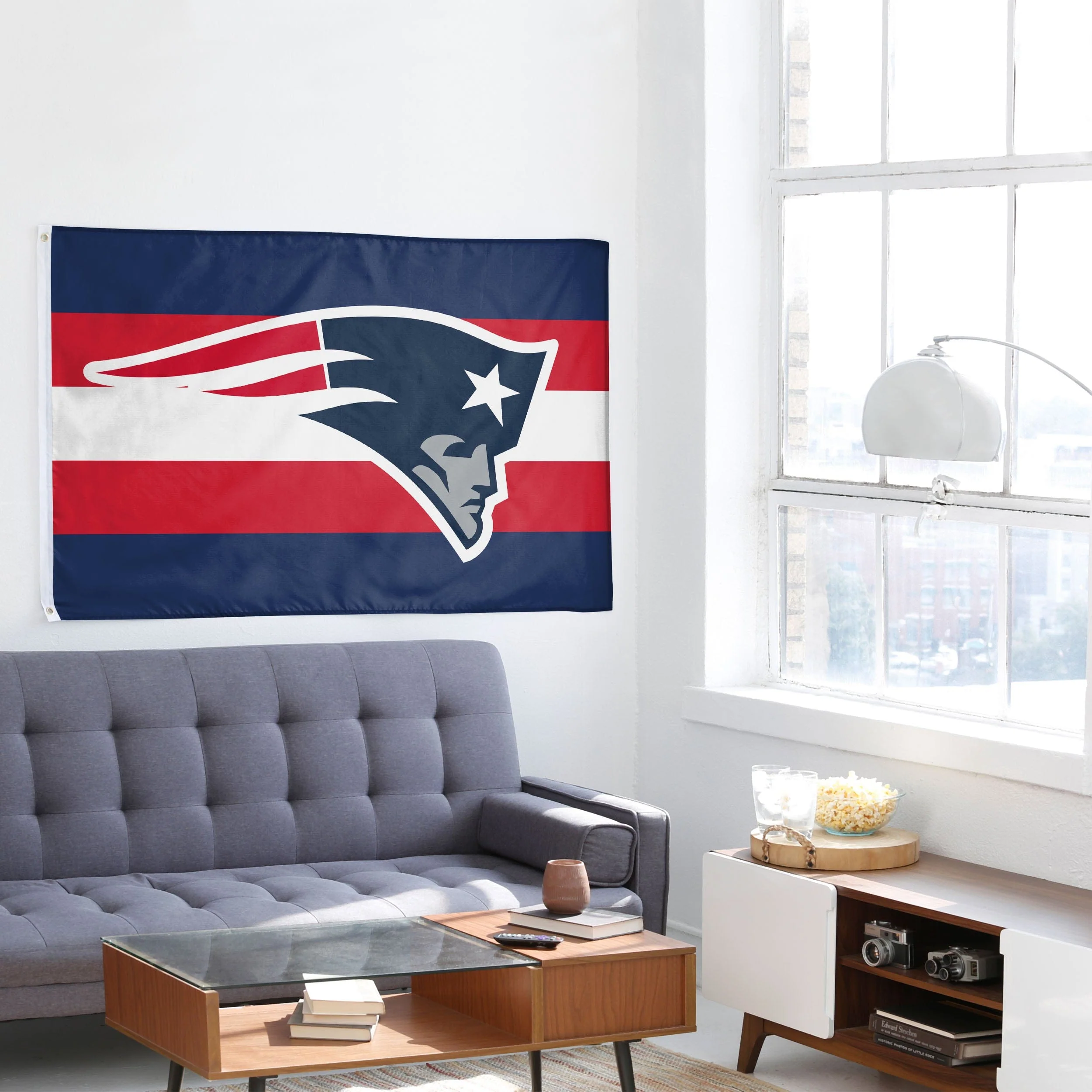New England Patriots NFL Big Logo Team Stripe Horizontal Flag - Image 4