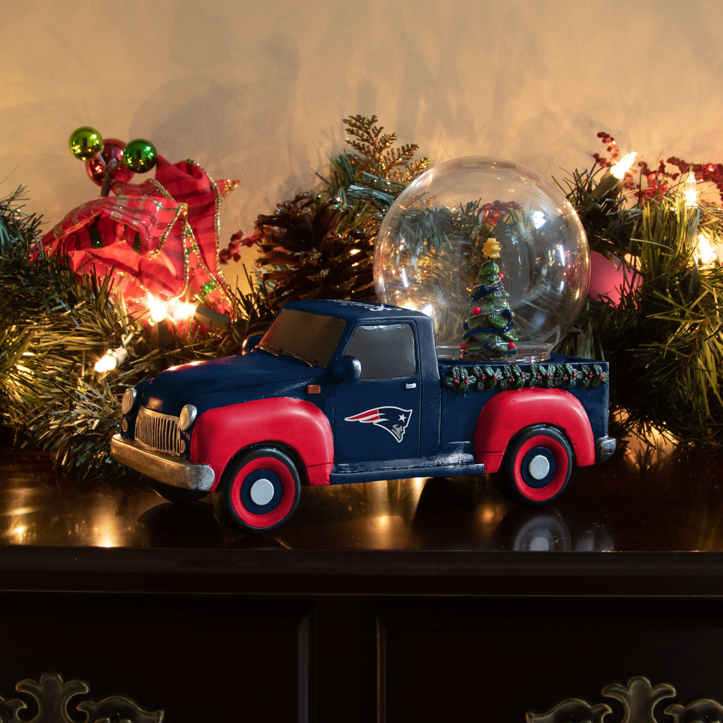 New England Patriots NFL Pickup Truck Snow Globe - Image 4