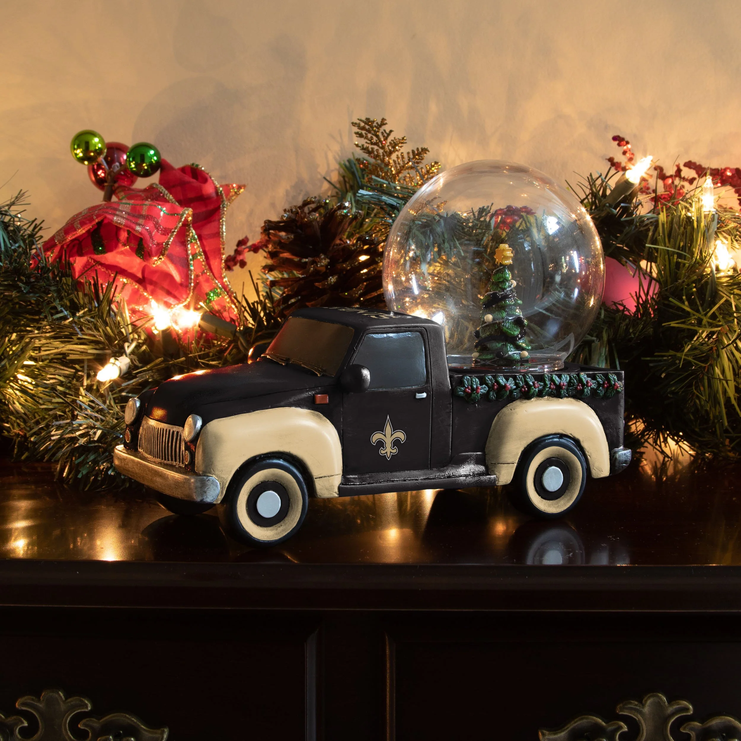 New Orleans Saints NFL Pickup Truck Snow Globe - Image 4