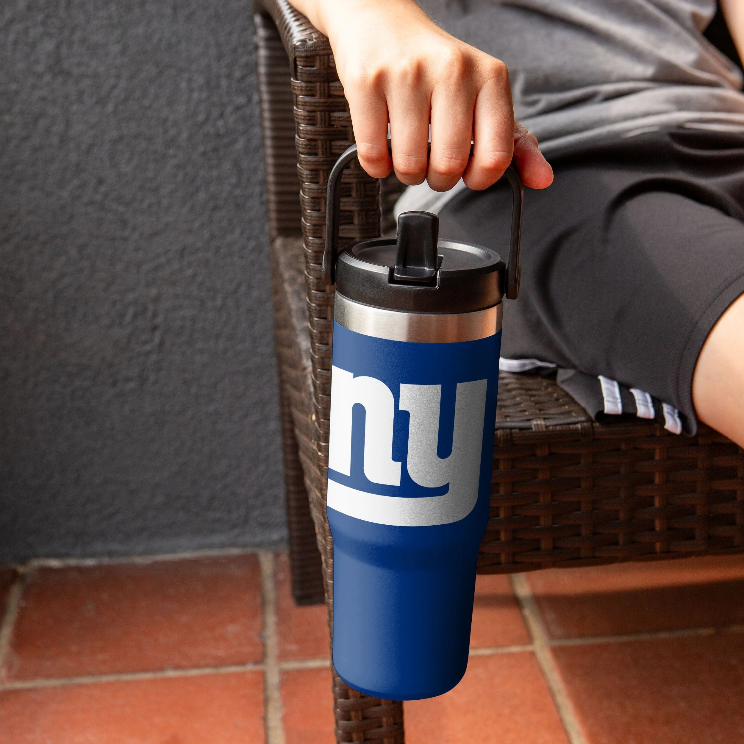 New York Giants NFL 30 oz Straw Tumbler - Image 4