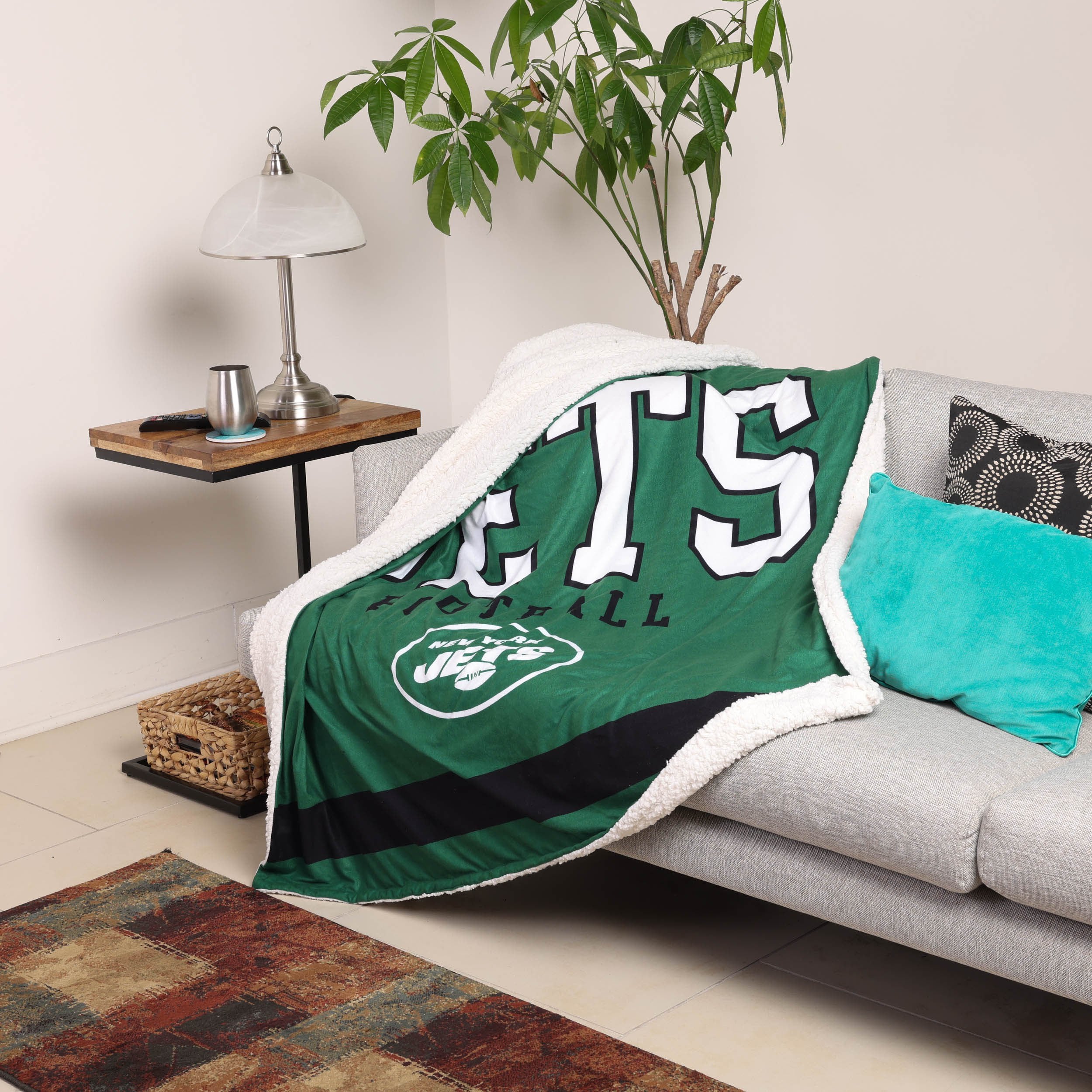 New York Jets NFL Team Property Sherpa Plush Throw Blanket - Image 2