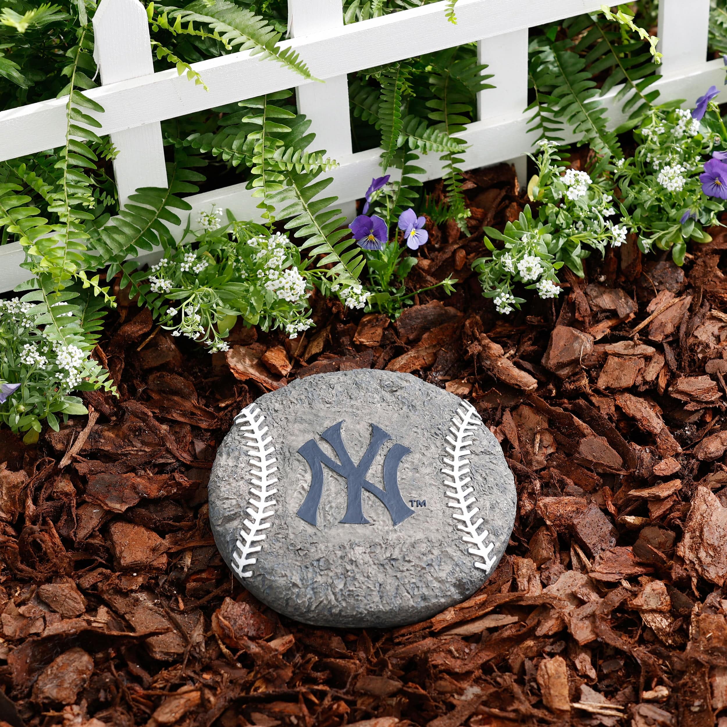 New York Yankees MLB Ball Garden Stone - Image 2