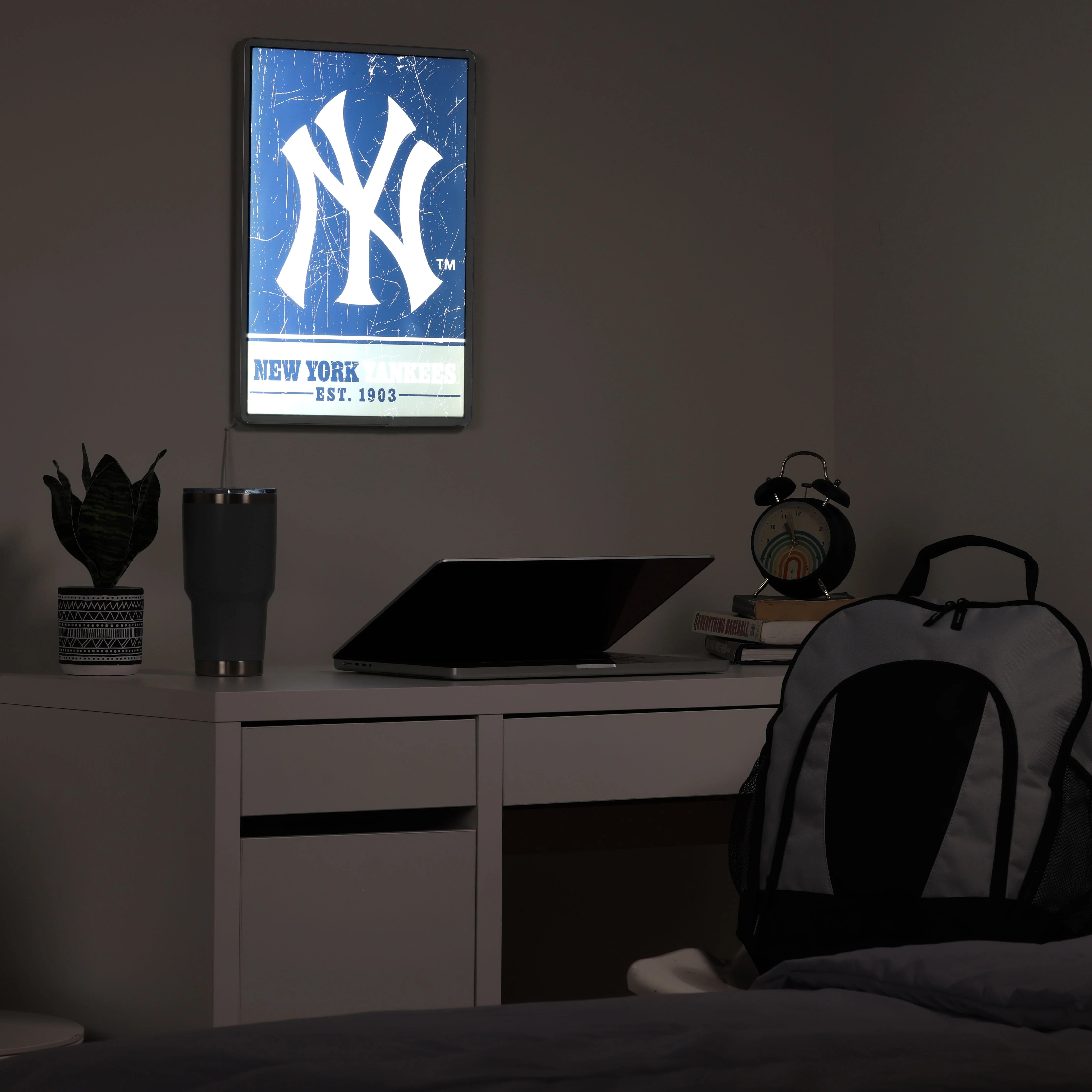 New York Yankees MLB Big Logo Backlit Sign - Image 3