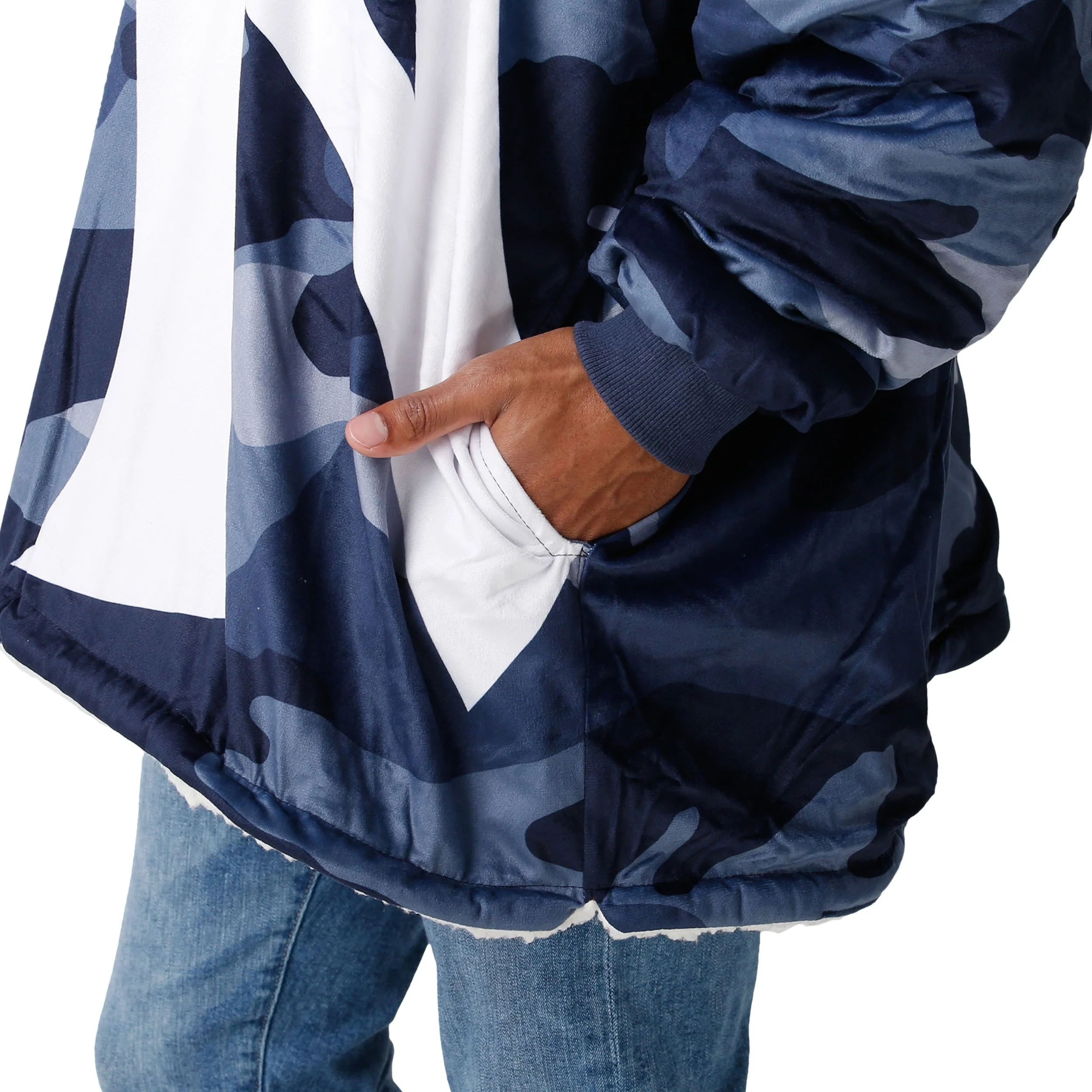 New York Yankees MLB Reversible Team Color Camo Hoodeez - Image 5