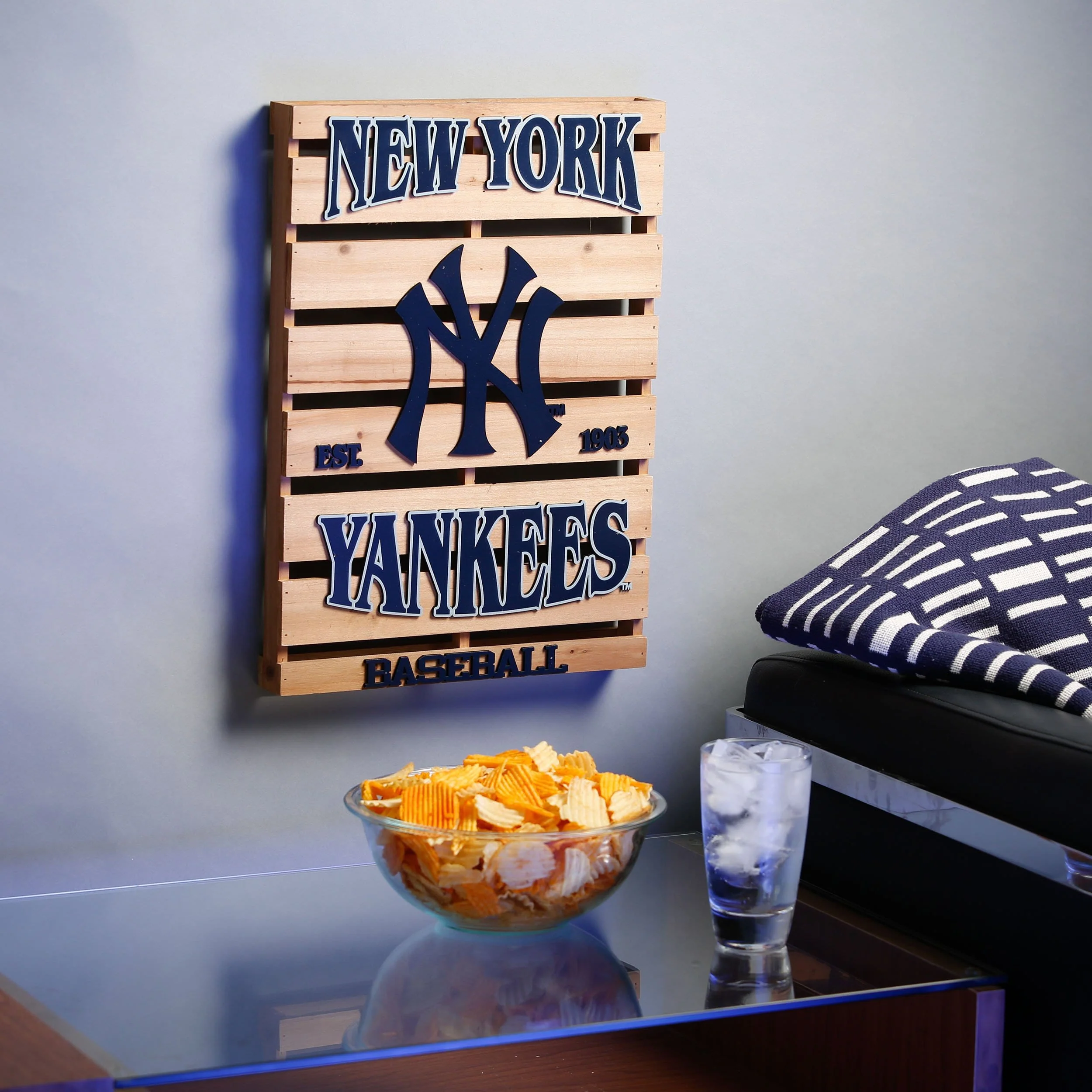 New York Yankees MLB Wood Pallet Sign - Image 2
