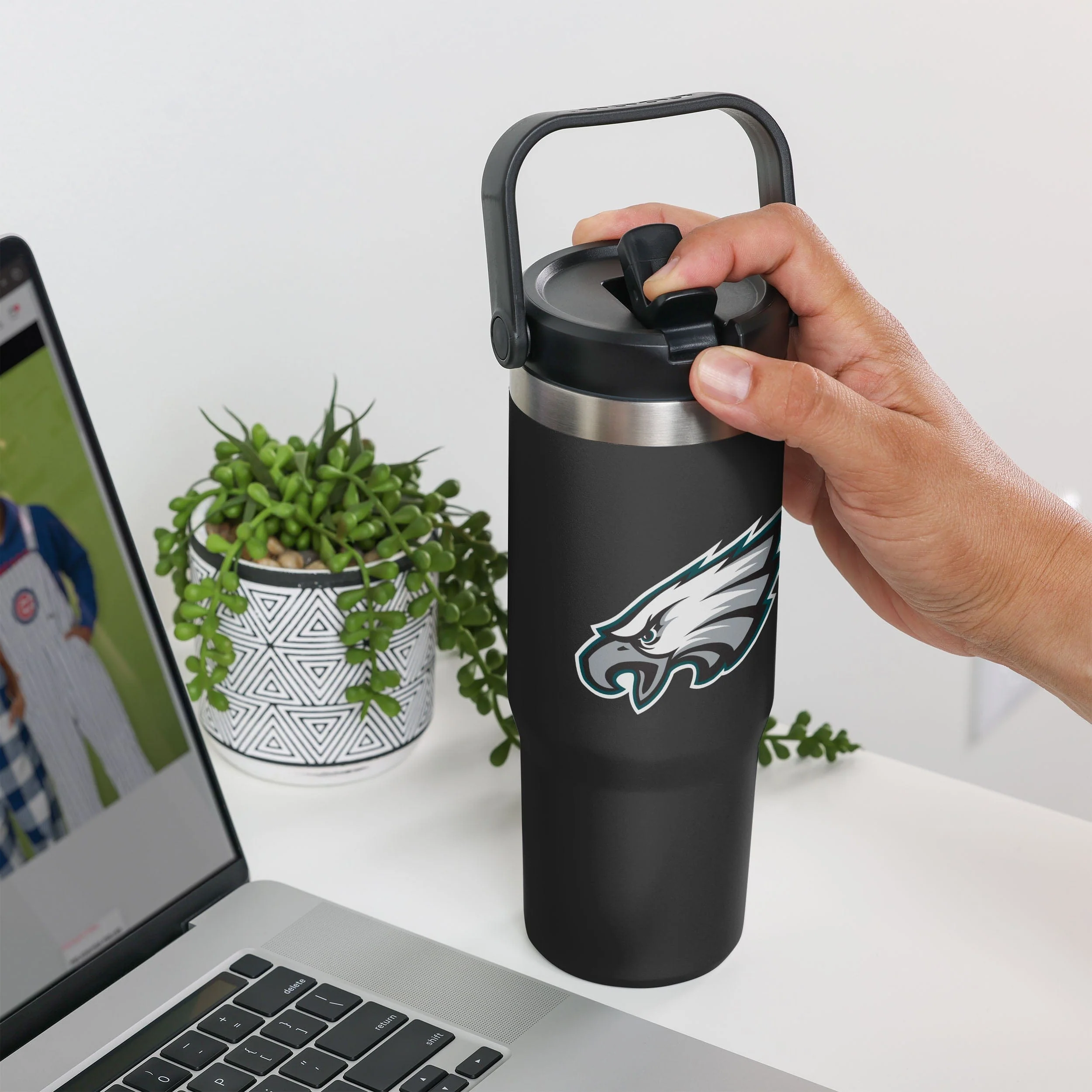 Philadelphia Eagles NFL 30 oz Straw Tumbler - Image 4