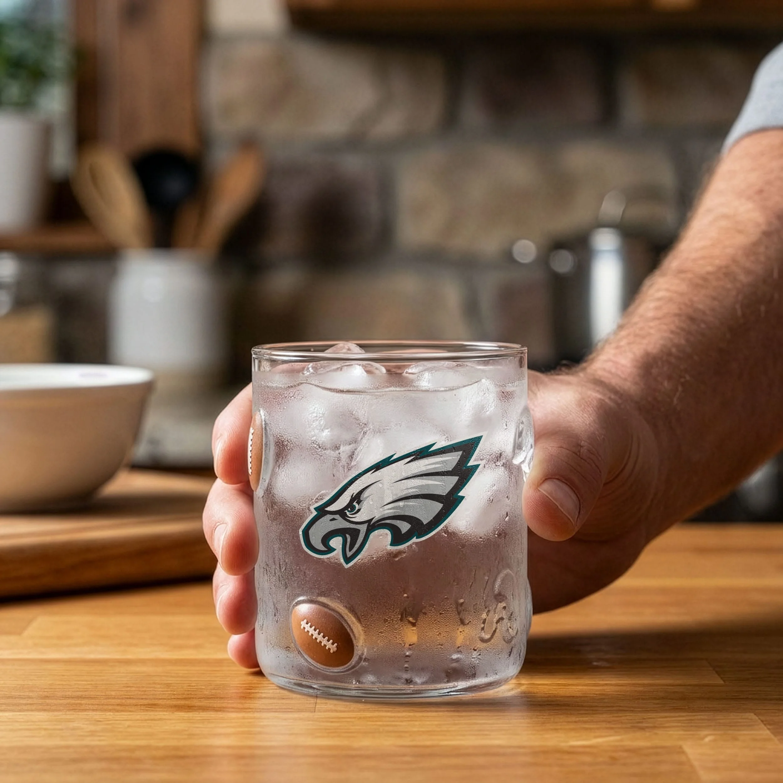 Philadelphia Eagles NFL Team Logo 17 oz Glass Cup (PREORDER - SHIPS MID JUNE) - Image 3