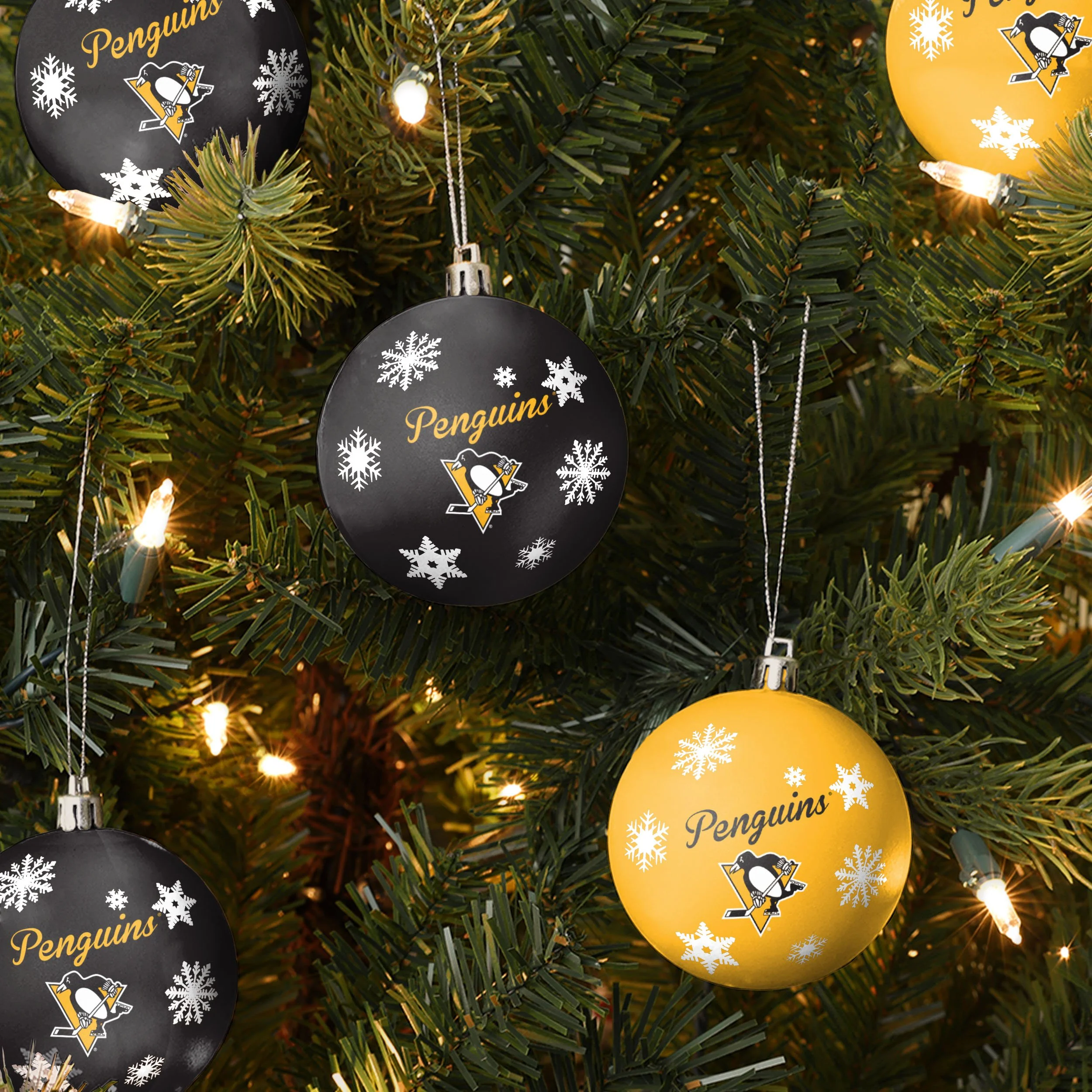 Pittsburgh Penguins NHL 5 Pack Shatterproof Ball Ornament Set - Image 2