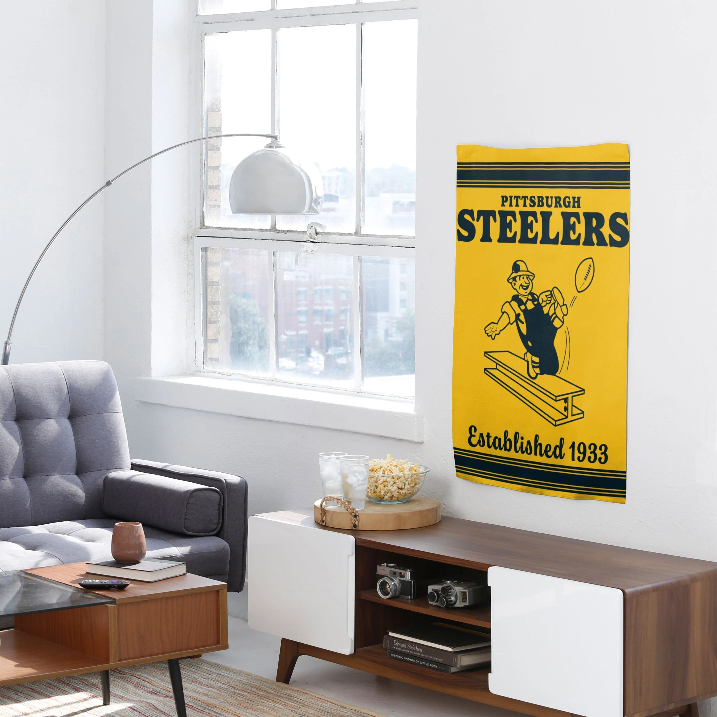 Pittsburgh Steelers NFL Vertical Retro Flag - Image 4