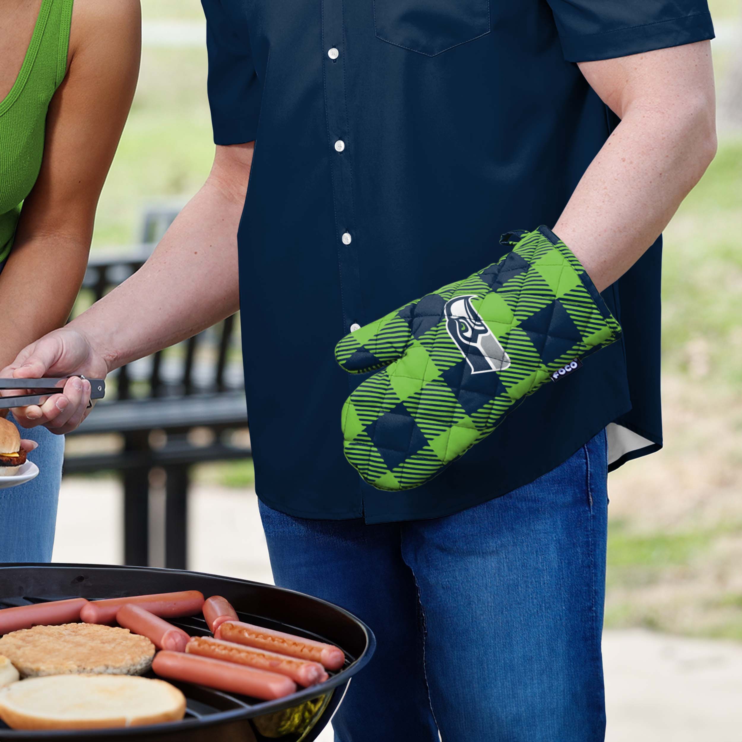 Seattle Seahawks NFL Plaid Oven Mitt - Image 3
