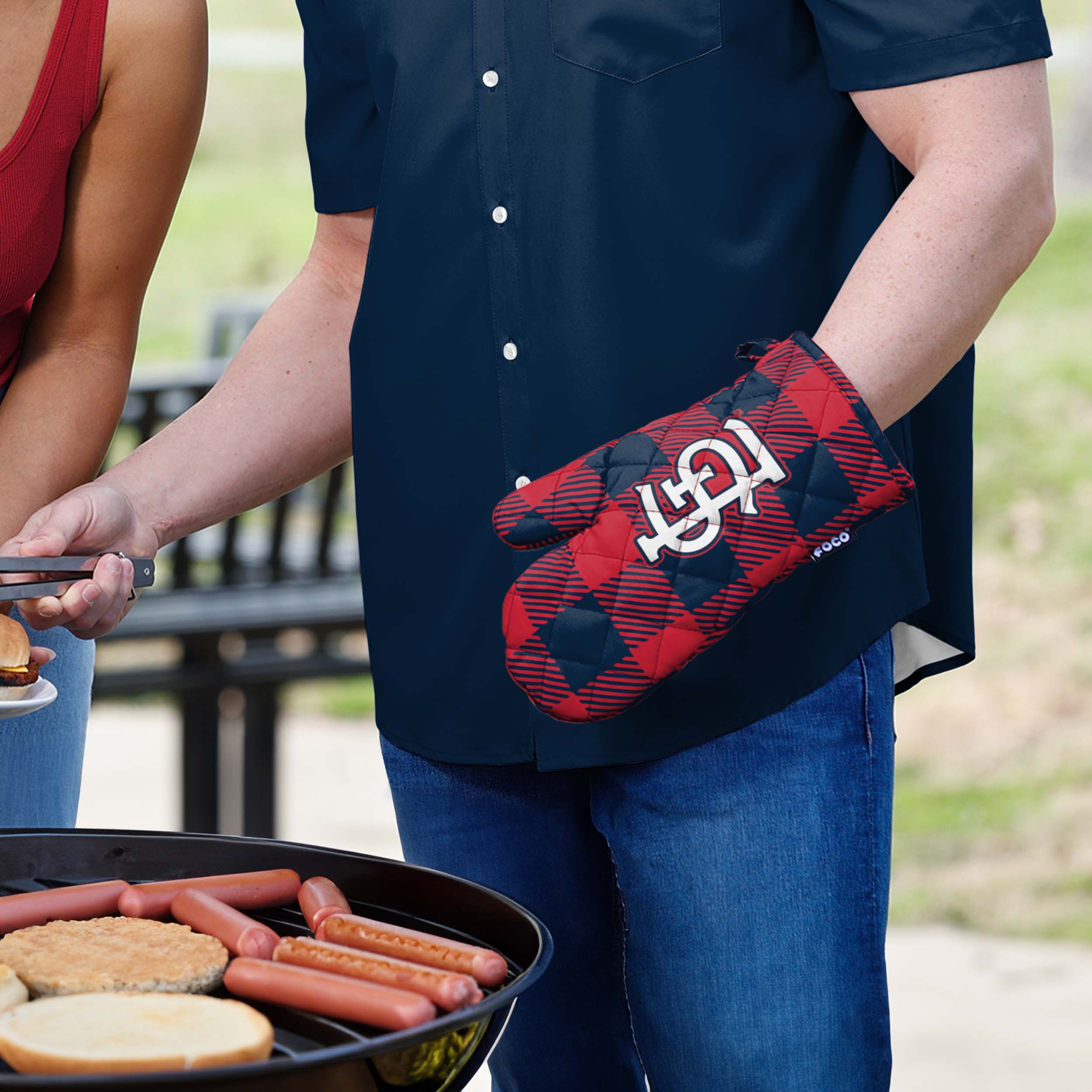 St Louis Cardinals MLB Plaid Oven Mitt - Image 3