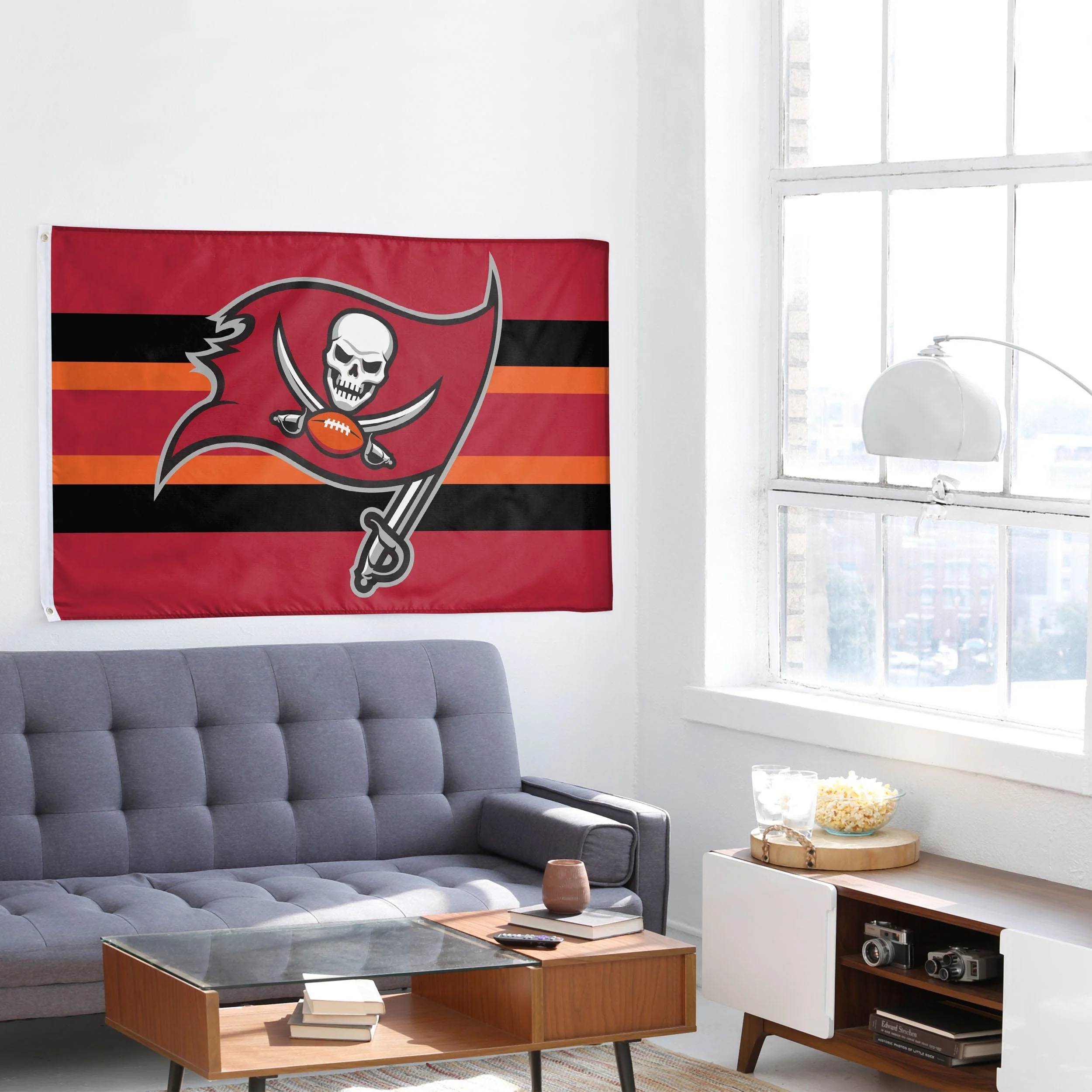 Tampa Bay Buccaneers NFL Big Logo Team Stripe Horizontal Flag - Image 4