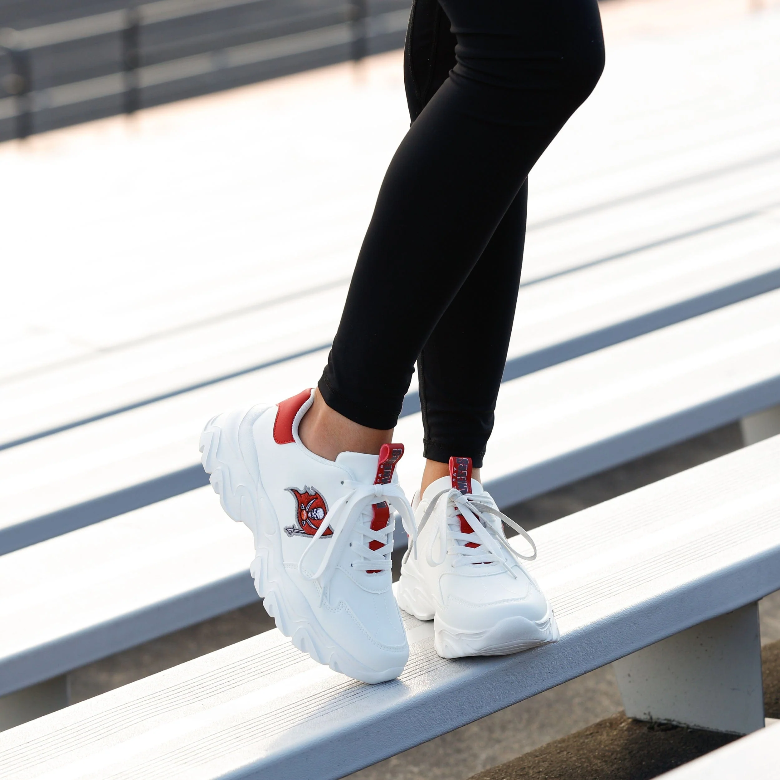 Tampa Bay Buccaneers NFL Womens Glitter Big Logo Vintage White Chunky Sneaker - Image 3