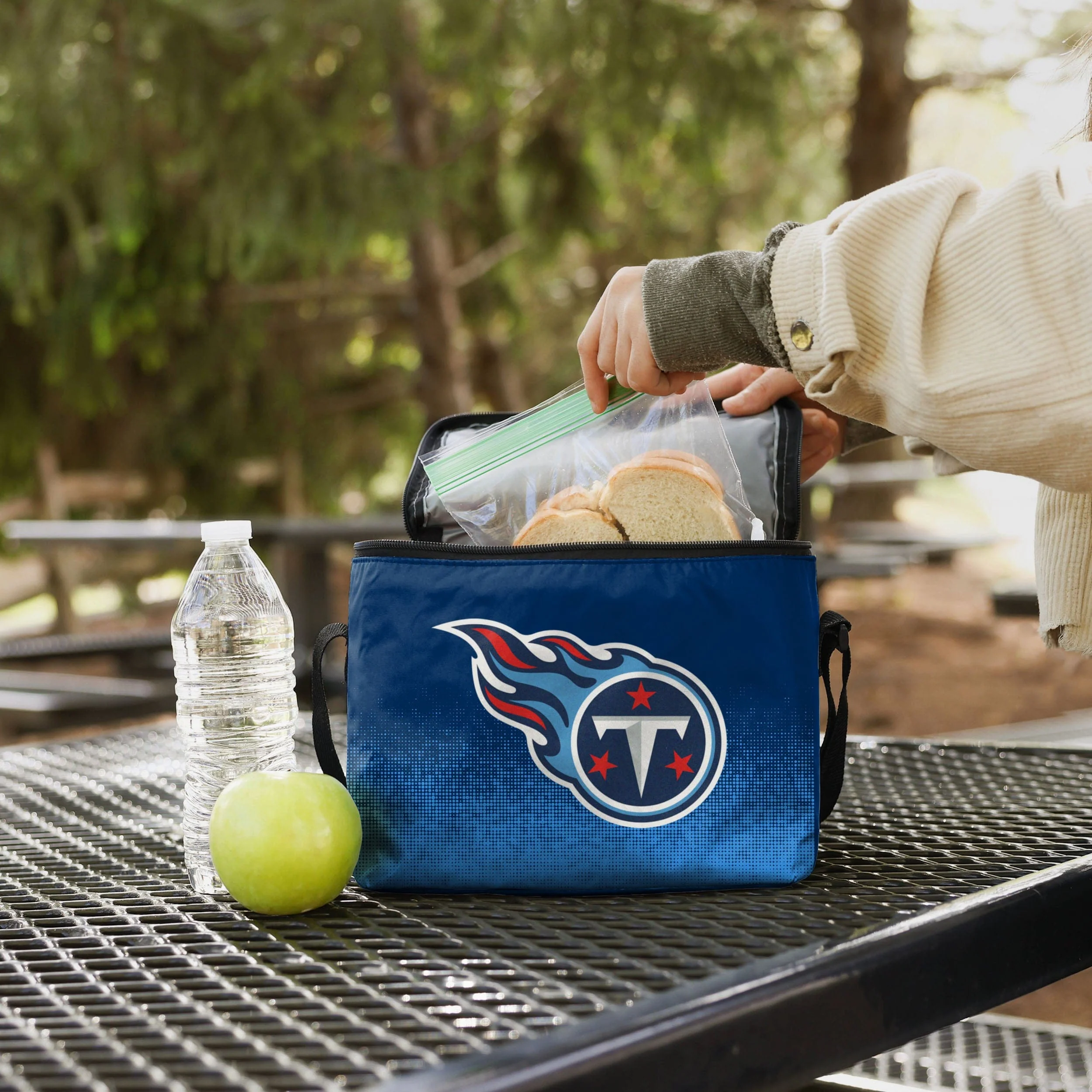 Tennessee Titans NFL Gradient 6 Pack Cooler Bag - Image 3