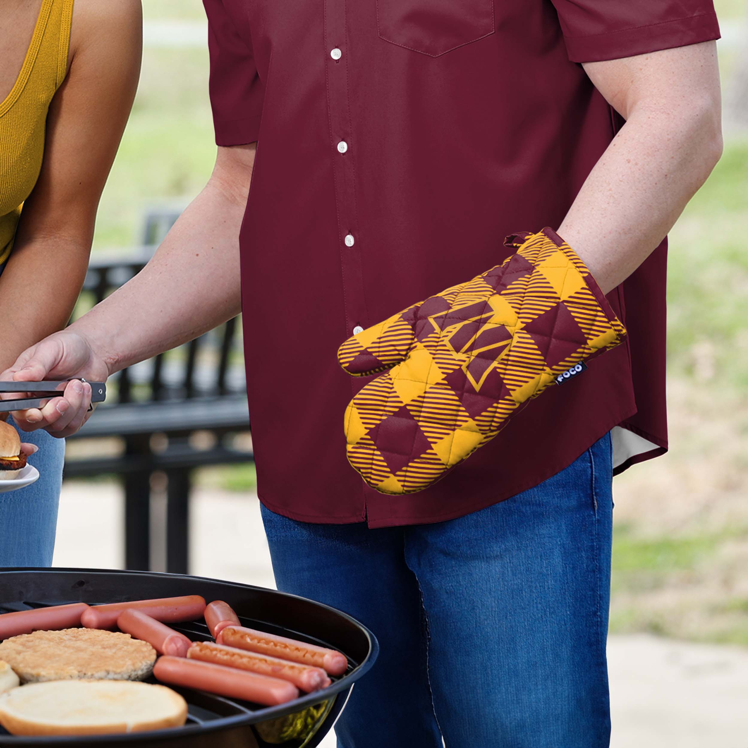 Washington Commanders NFL Plaid Oven Mitt - Image 3